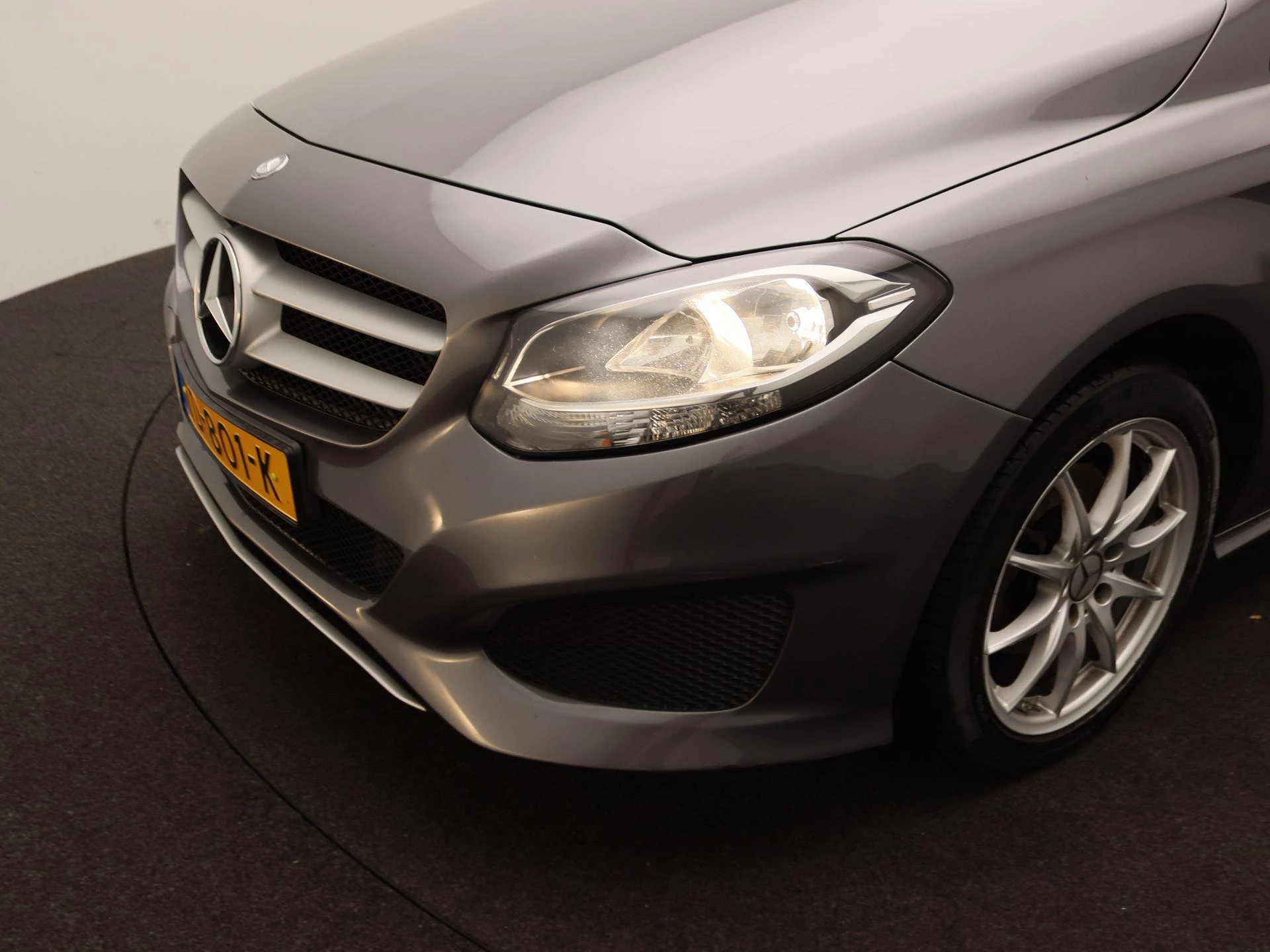Mercedes-Benz-B-Klasse-image-15
