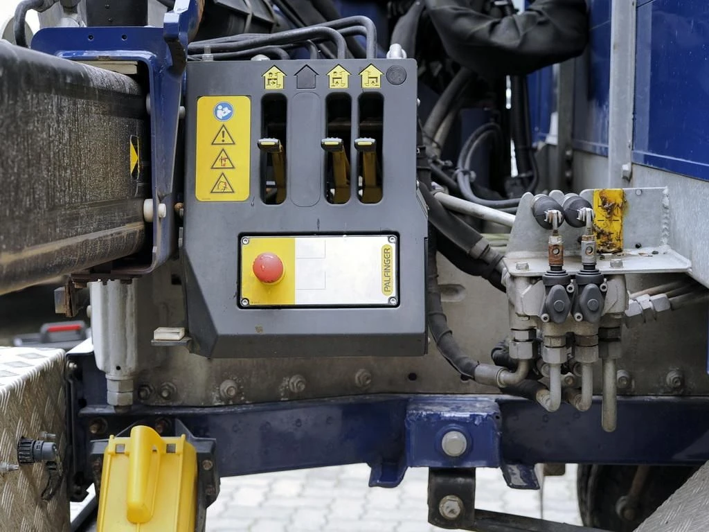 Mercedes-Benz-Sprinter 519-image-16