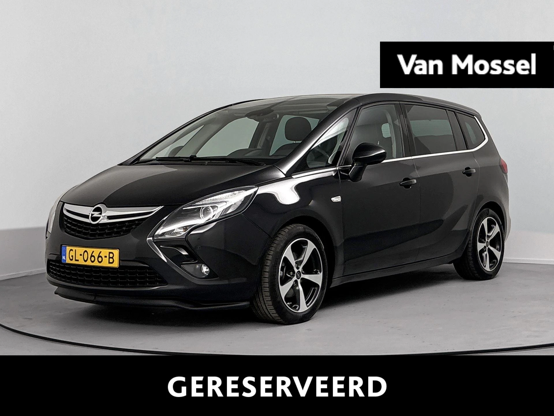 Opel-Zafira Tourer-image-0