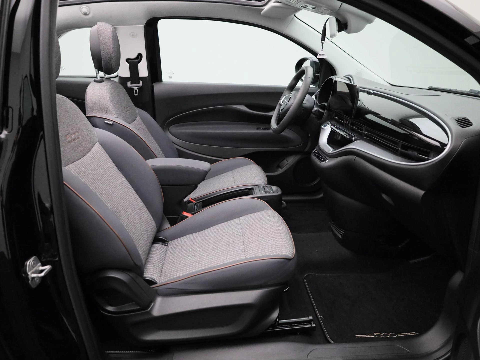 Fiat-500C-image-35