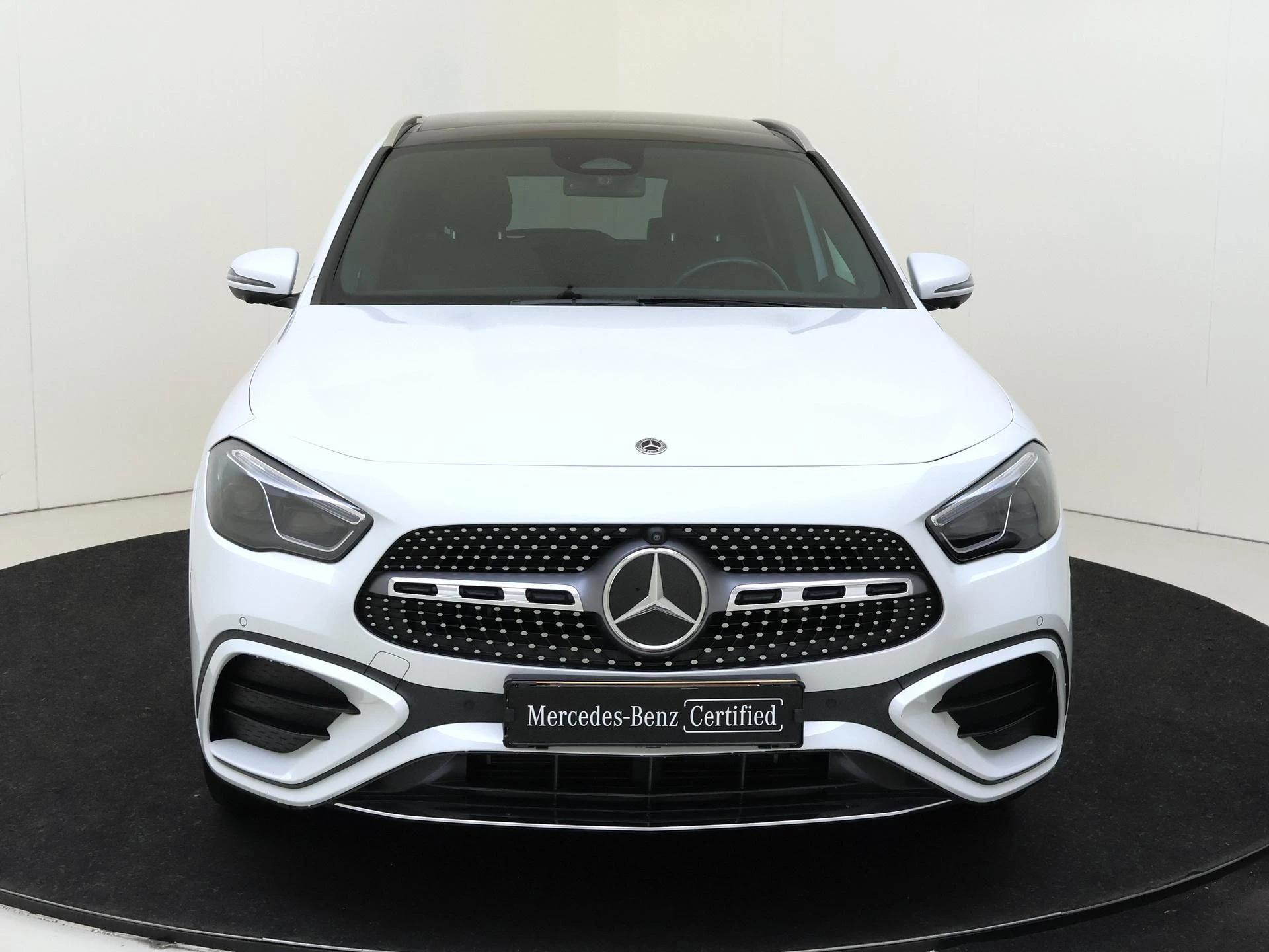 Mercedes-Benz-GLA-image-5