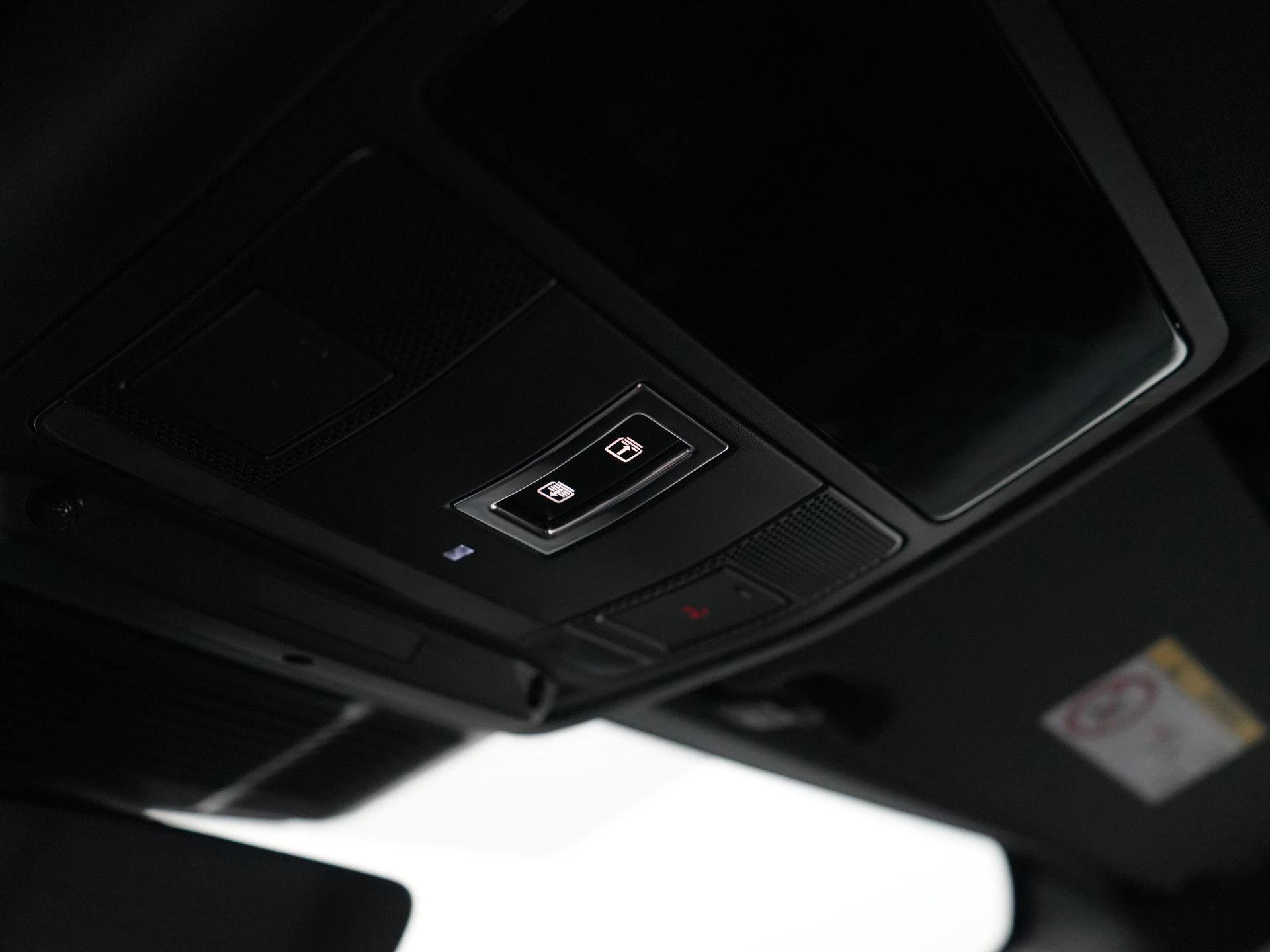 Land Rover-Discovery Sport-image-16