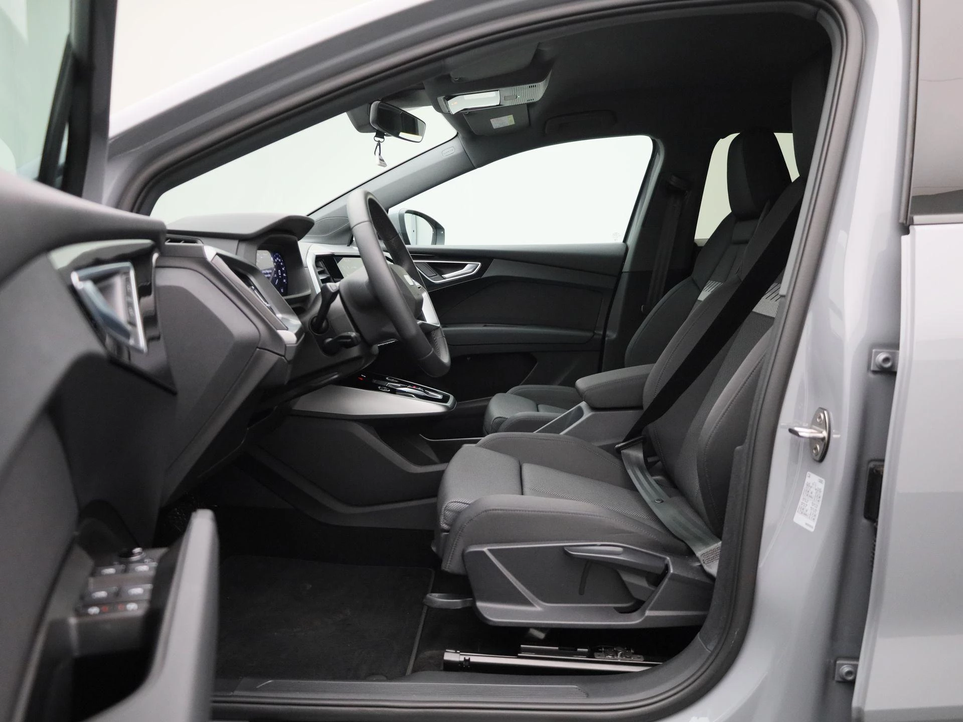 Audi-Q4 e-tron-image-10