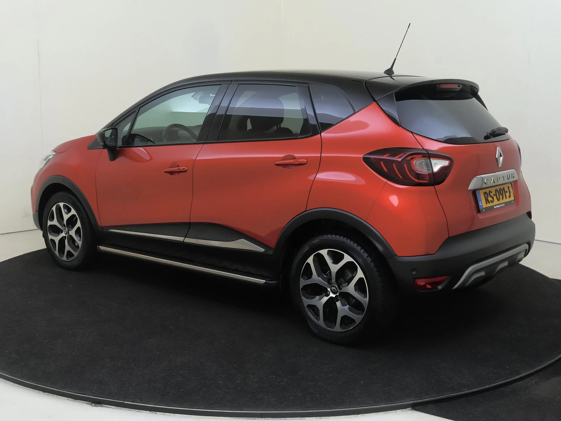 Renault-Captur-image-2