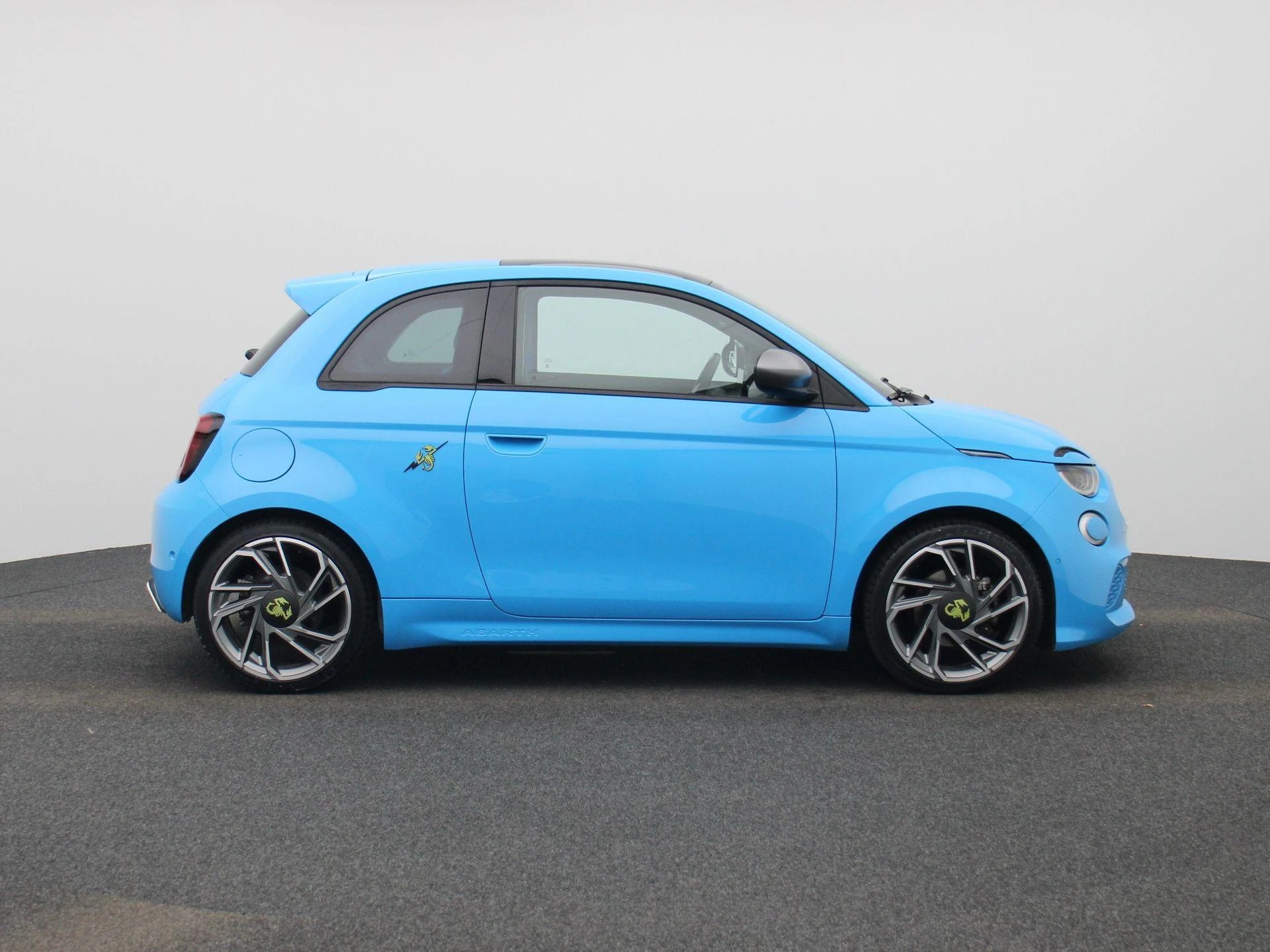 Abarth 500 Abarth Scorpionissima 42 kWh
