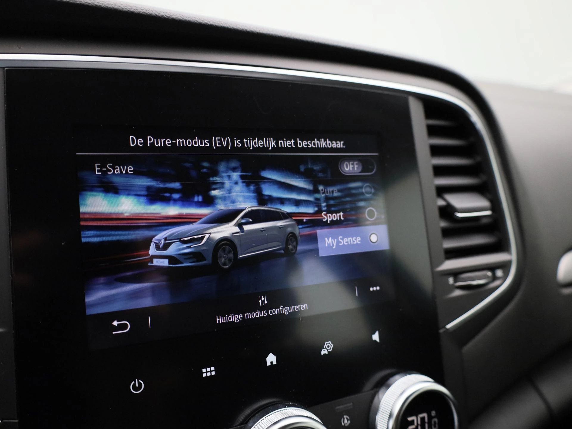 Renault-Megane E-Tech-image-31
