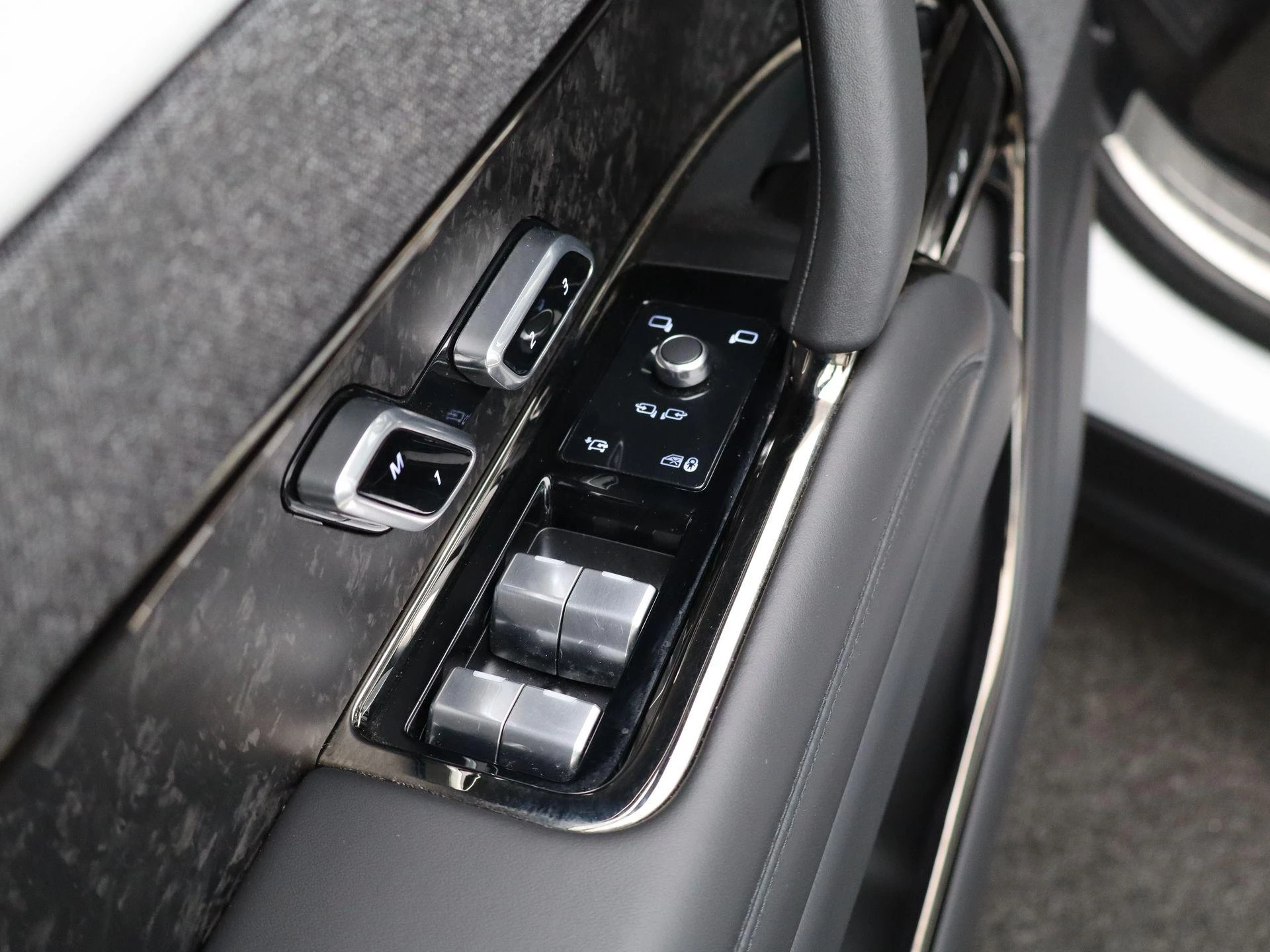 Land Rover-Range Rover Sport-image-28