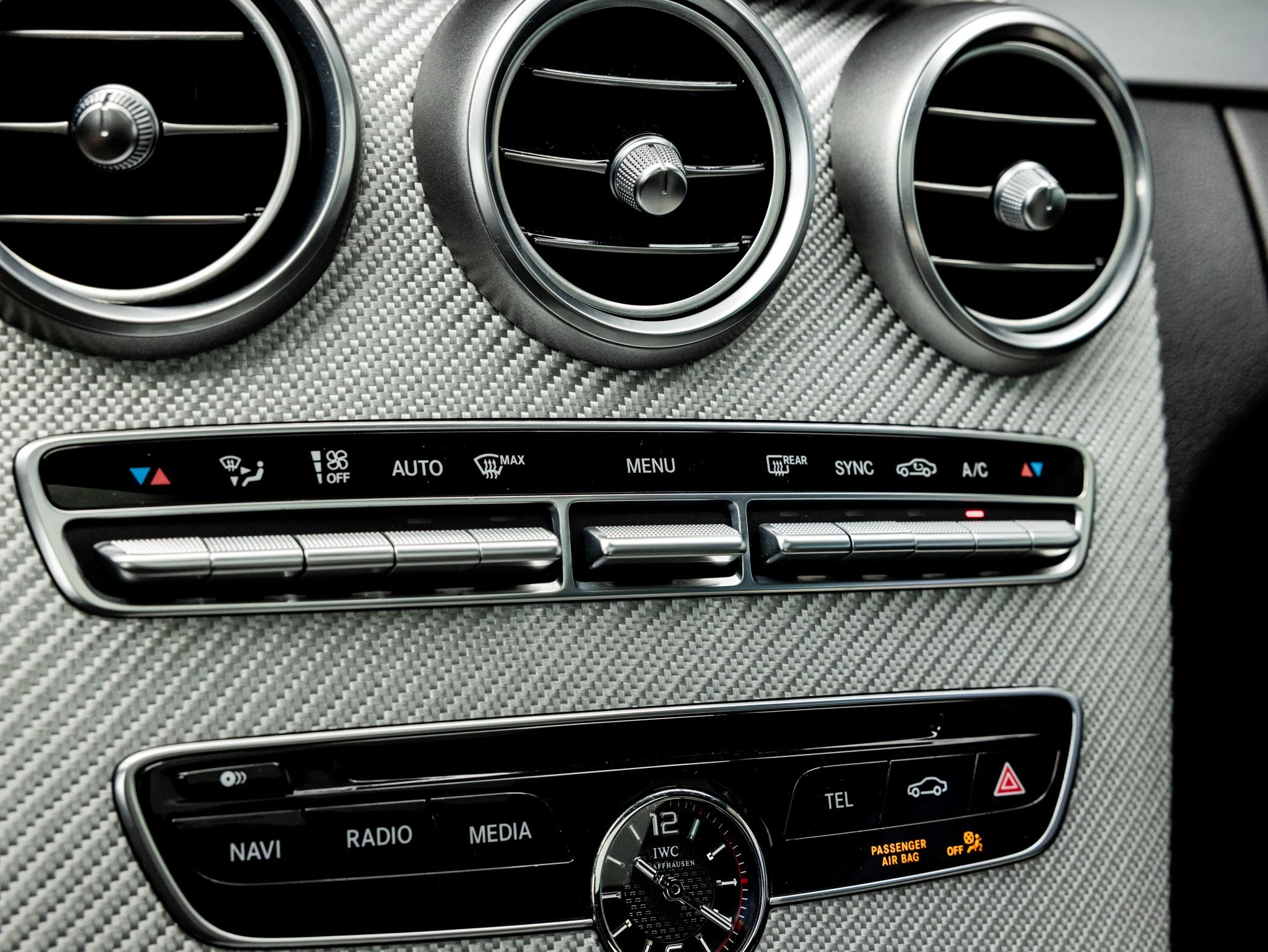Mercedes-Benz-C-Klasse-image-46