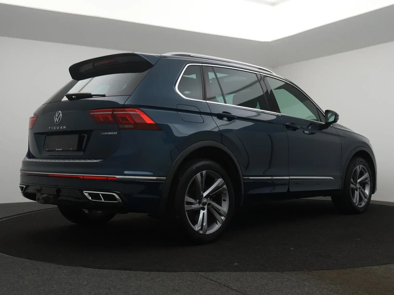 Volkswagen Tiguan eHybrid (PHEV) Tiguan eHybrid 1.4 TSI 150pk R-Line AUTOMAAT*NAVI*PANO*ADAPTIVE*TREKHAAK