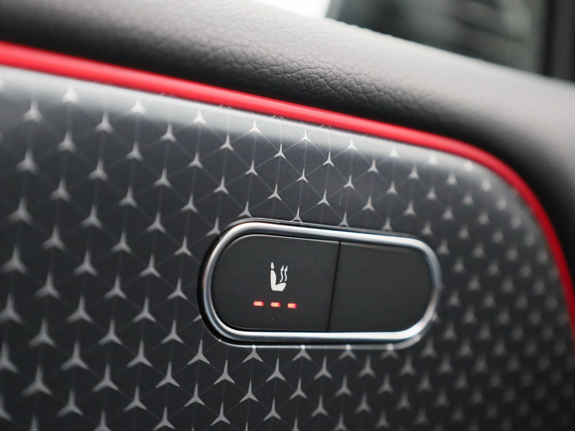 Mercedes-Benz-GLB-image-32