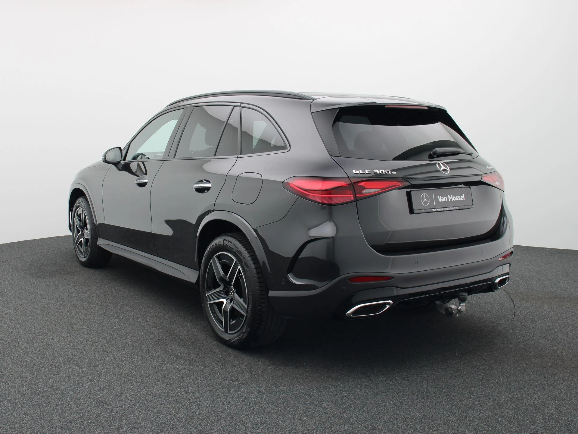Mercedes-Benz-GLC-image-1
