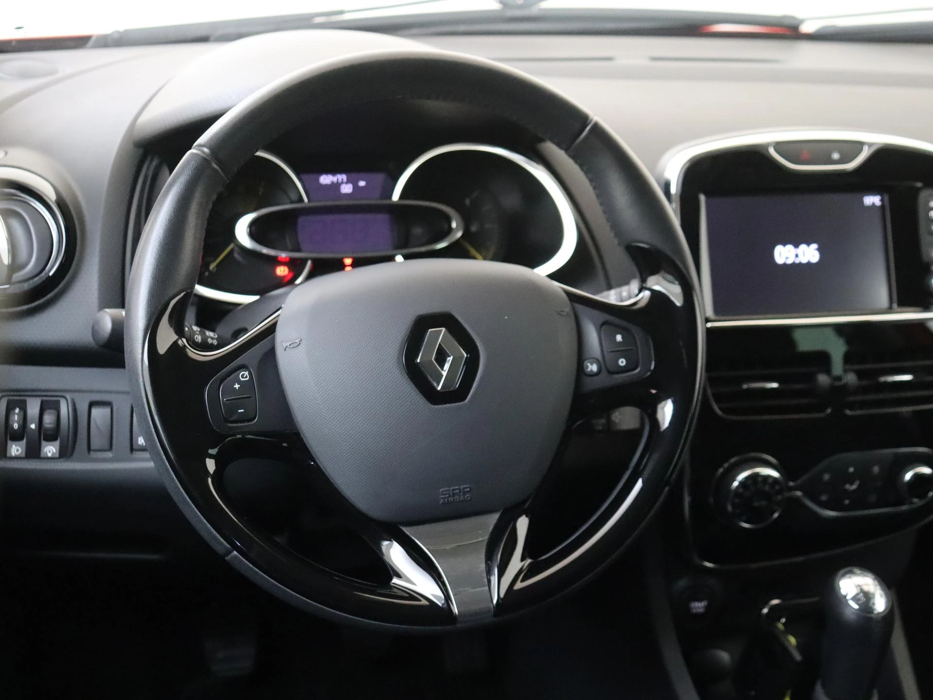Renault-Clio-image-13