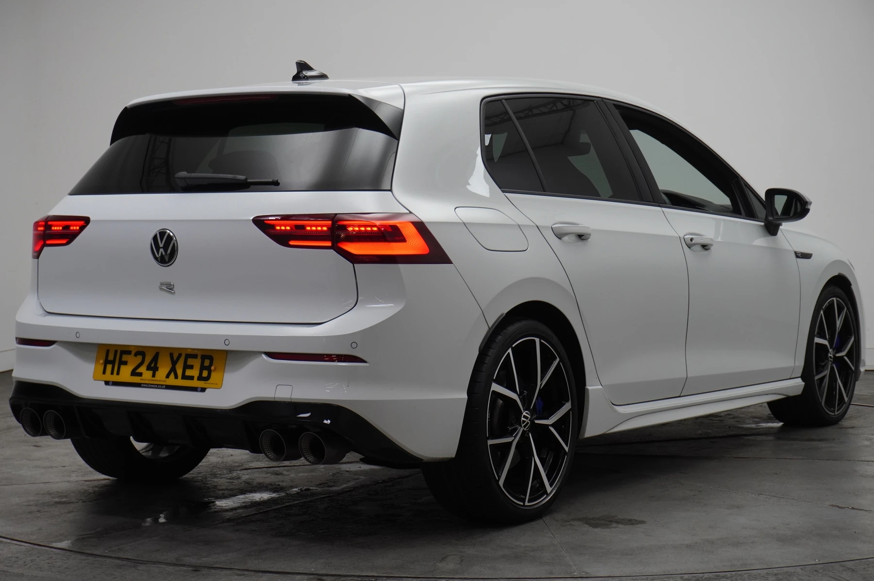 Volkswagen-Golf-image-22