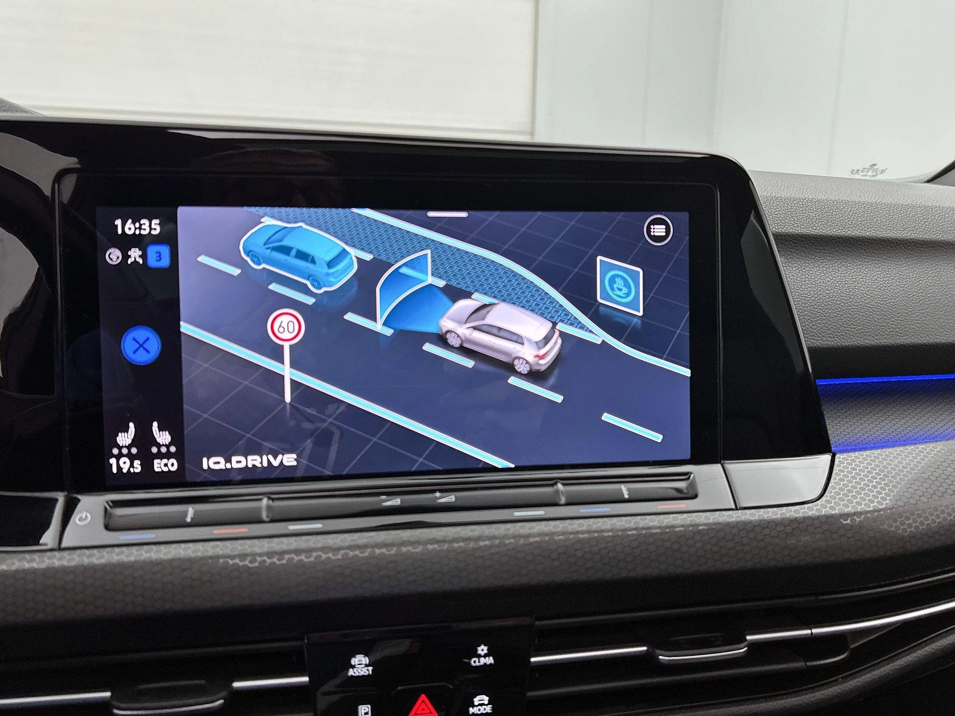 Volkswagen-Golf-image-10