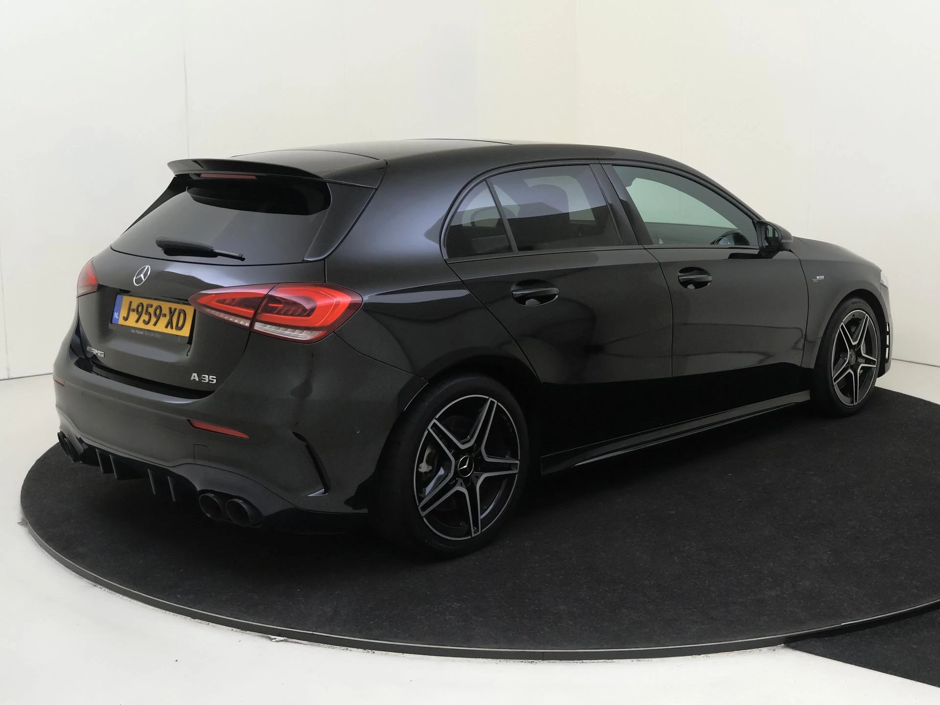 Mercedes-Benz A-Klasse AMG 35 4MATIC Edition 1