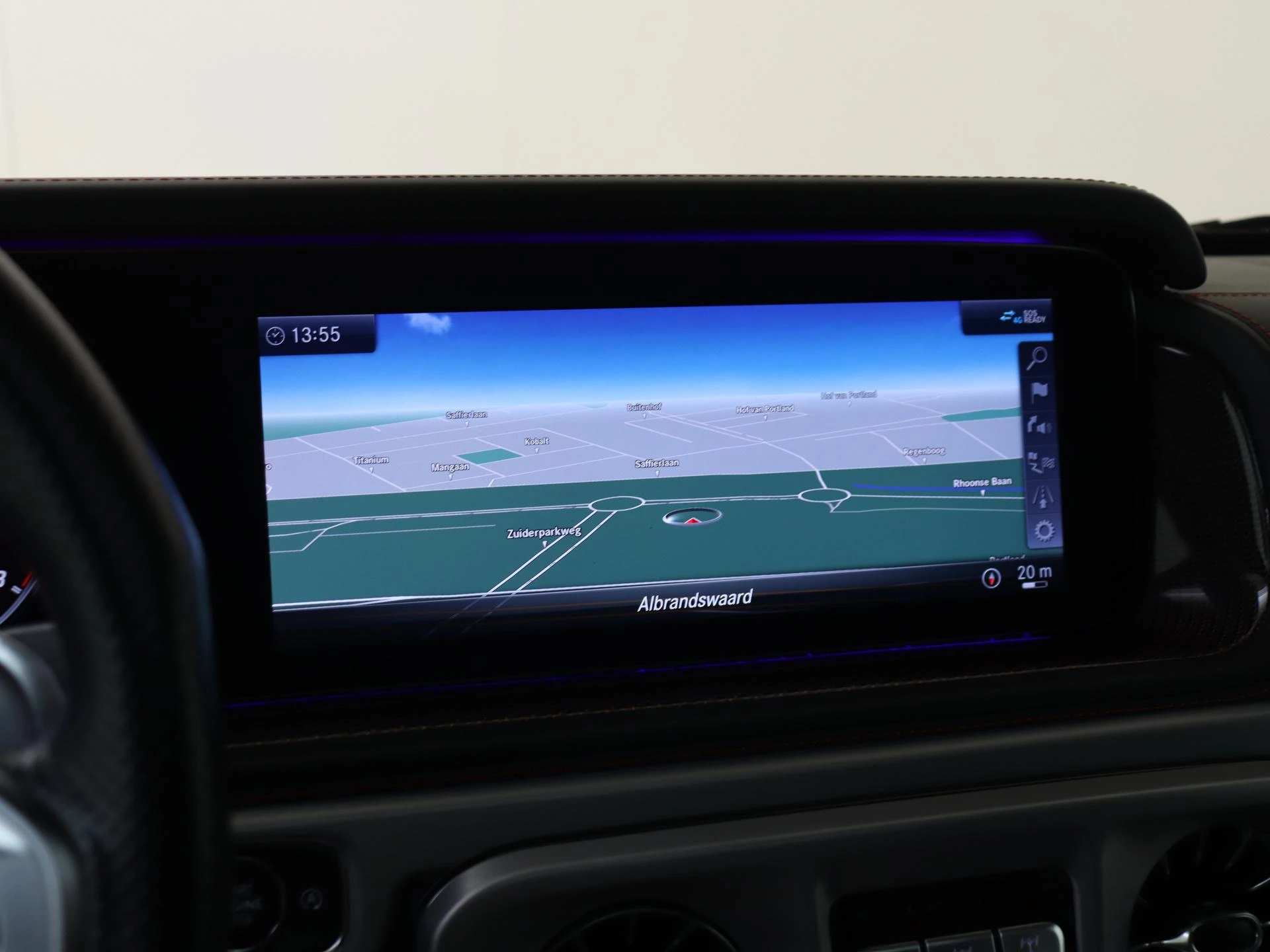 Mercedes-Benz-G-Klasse-image-25
