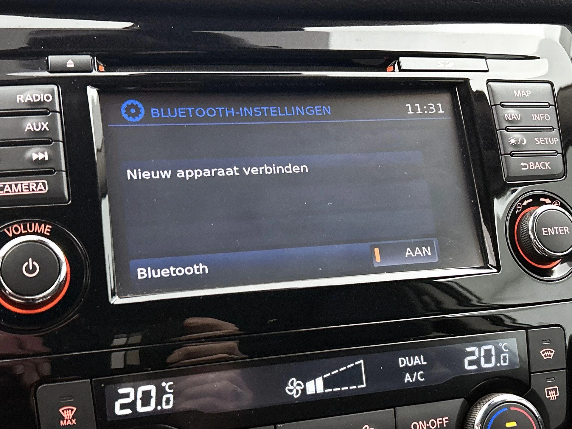 Nissan-QASHQAI-image-13