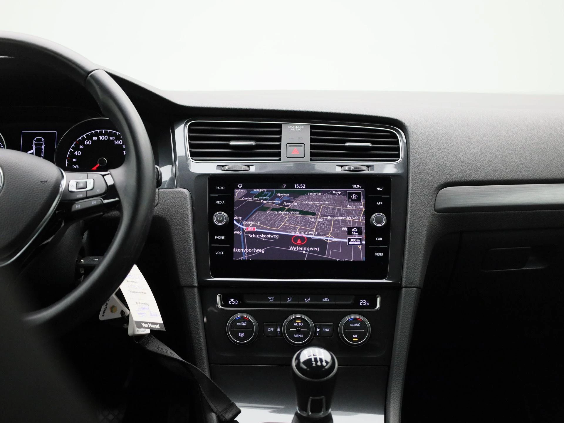 Volkswagen-Golf-image-10