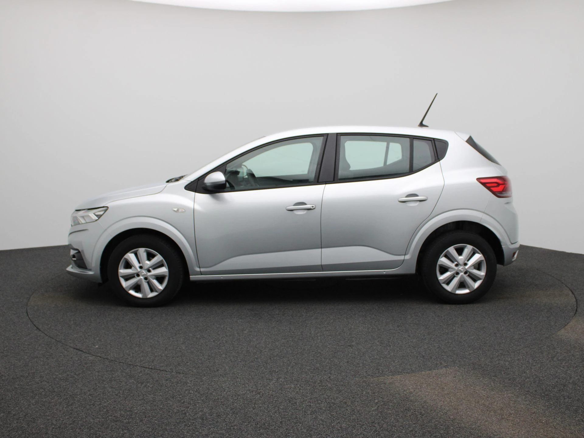 Dacia-Sandero-image-3
