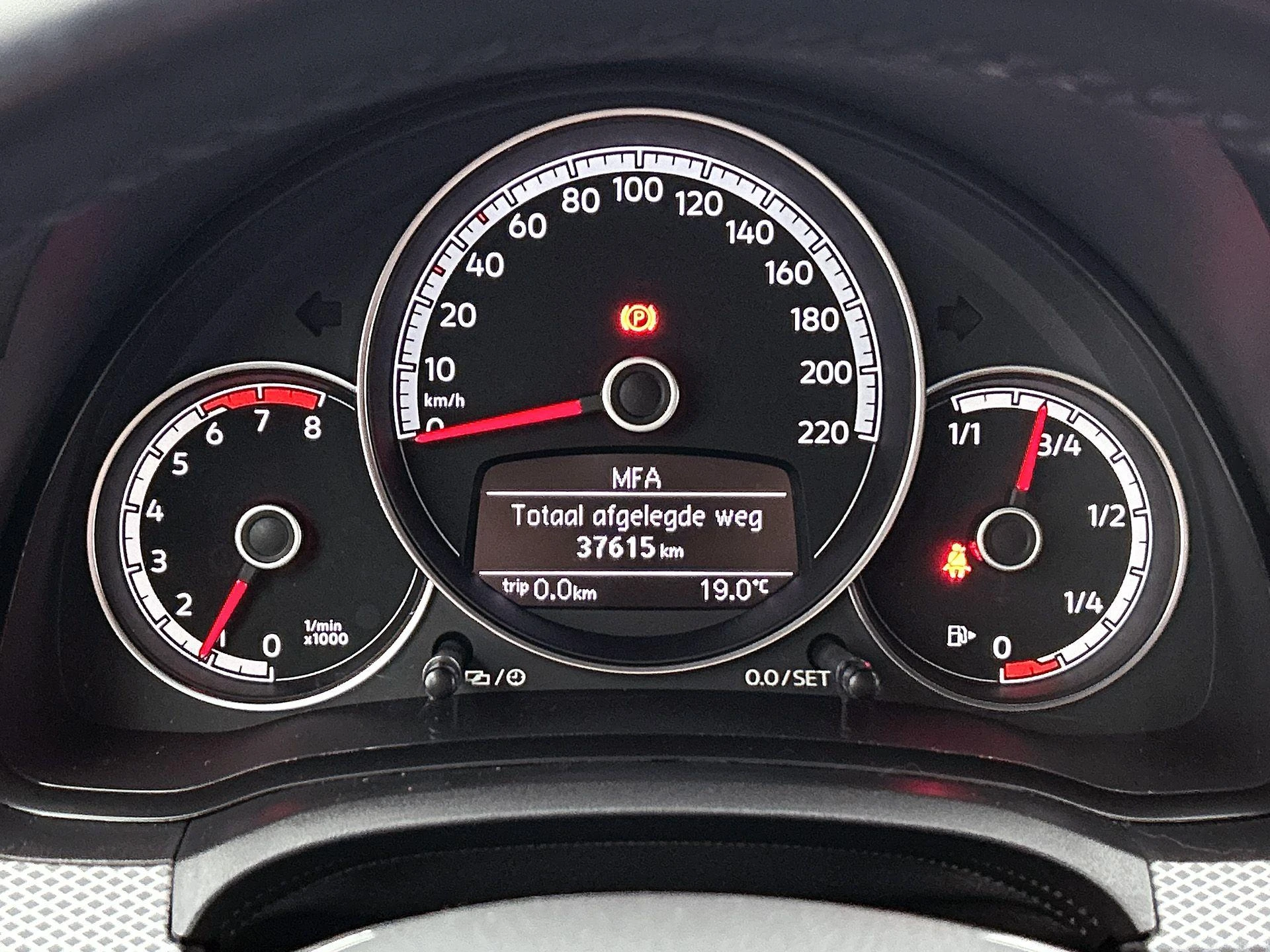 Volkswagen-up!-image-8