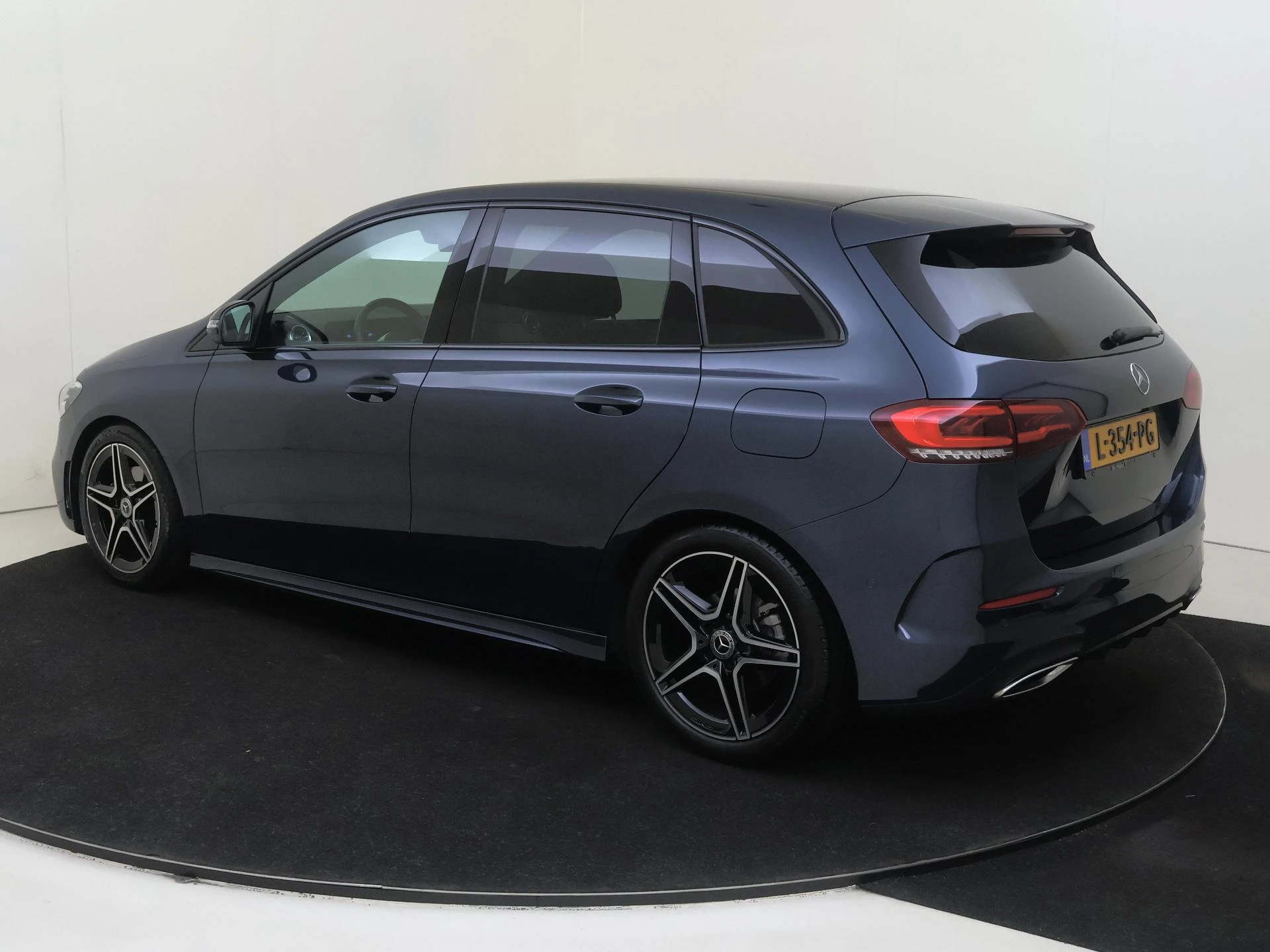 Mercedes-Benz-B-Klasse-image-2