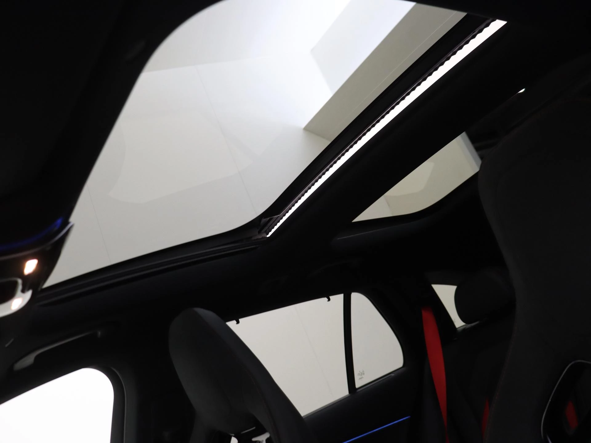 Mercedes-Benz-E-Klasse-image-37