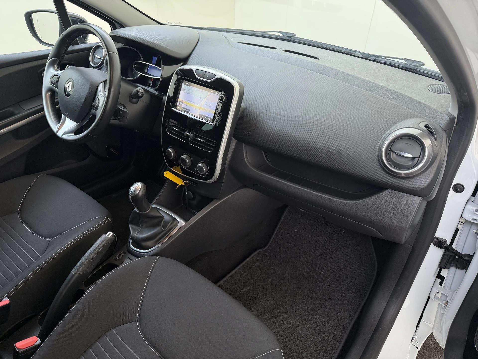 Renault-Clio-image-4