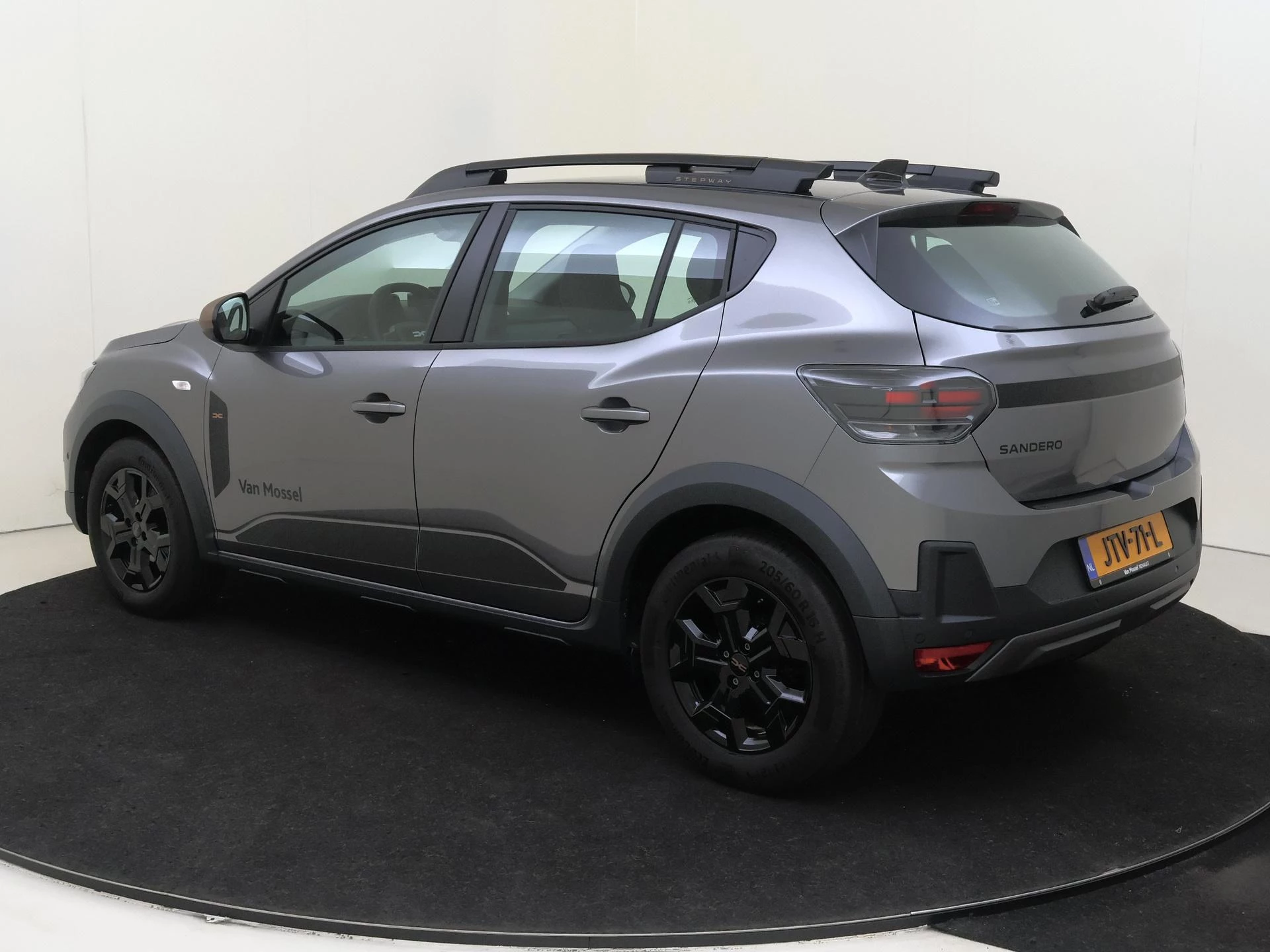 Dacia-Sandero Stepway-image-2