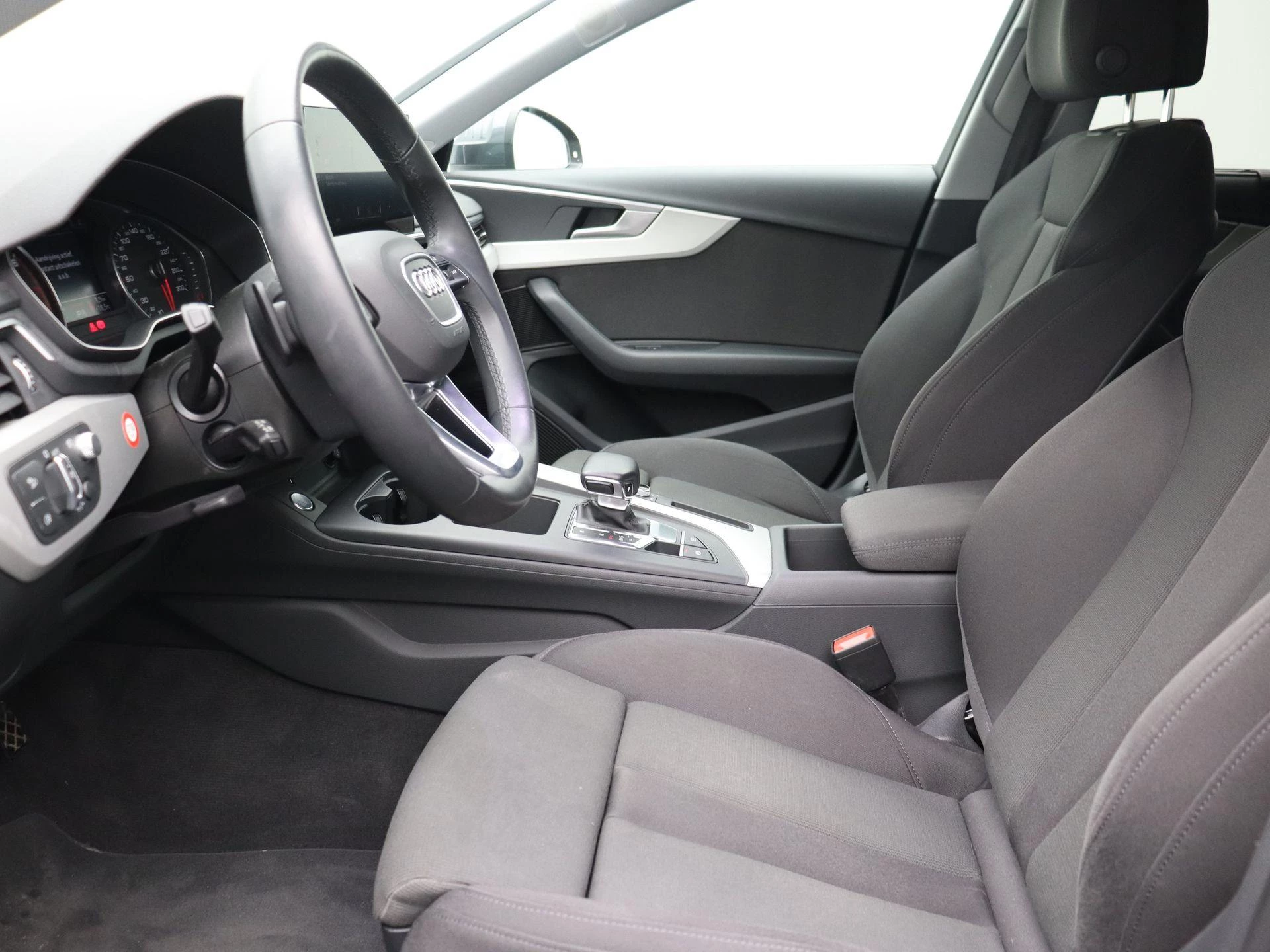 Audi A4 Avant 40 TFSI S tronic S line quattro Avant