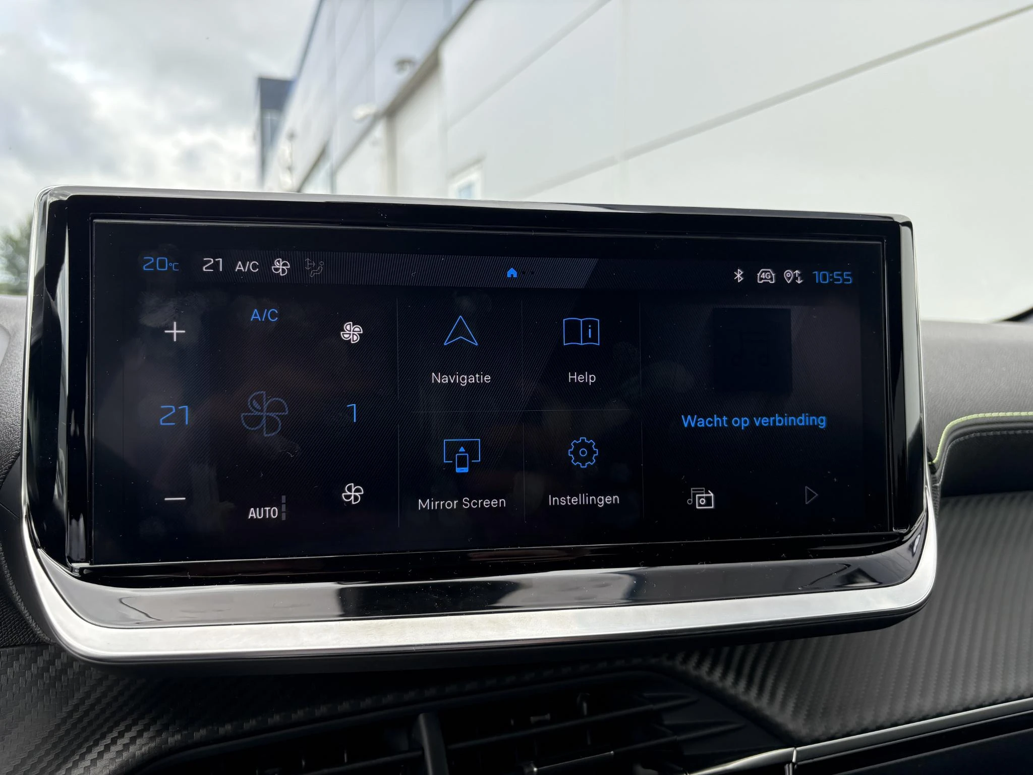 Peugeot-208-image-16
