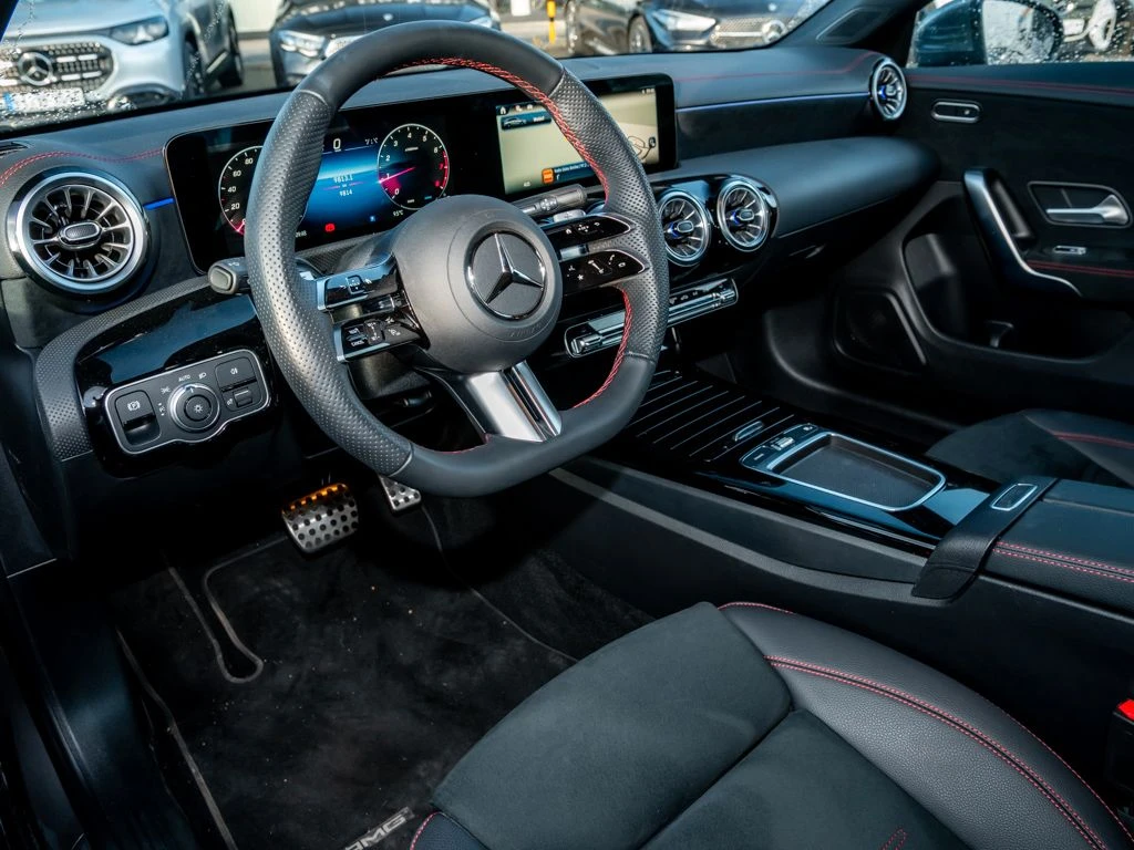 Mercedes-Benz-CLA 200-image-7