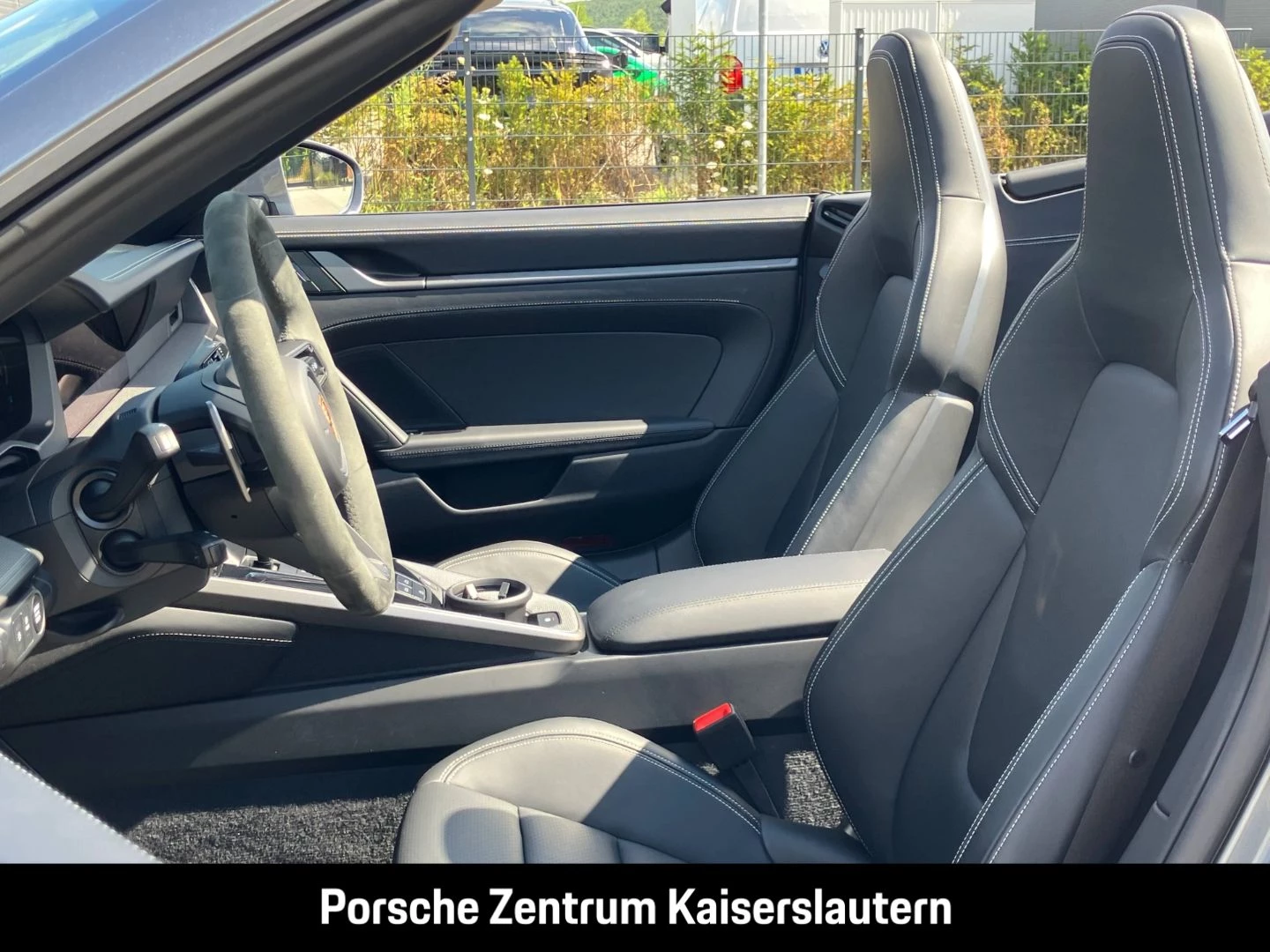 Porsche 911 992 Carrera Cabrio Sportabgas Surround-View carrera