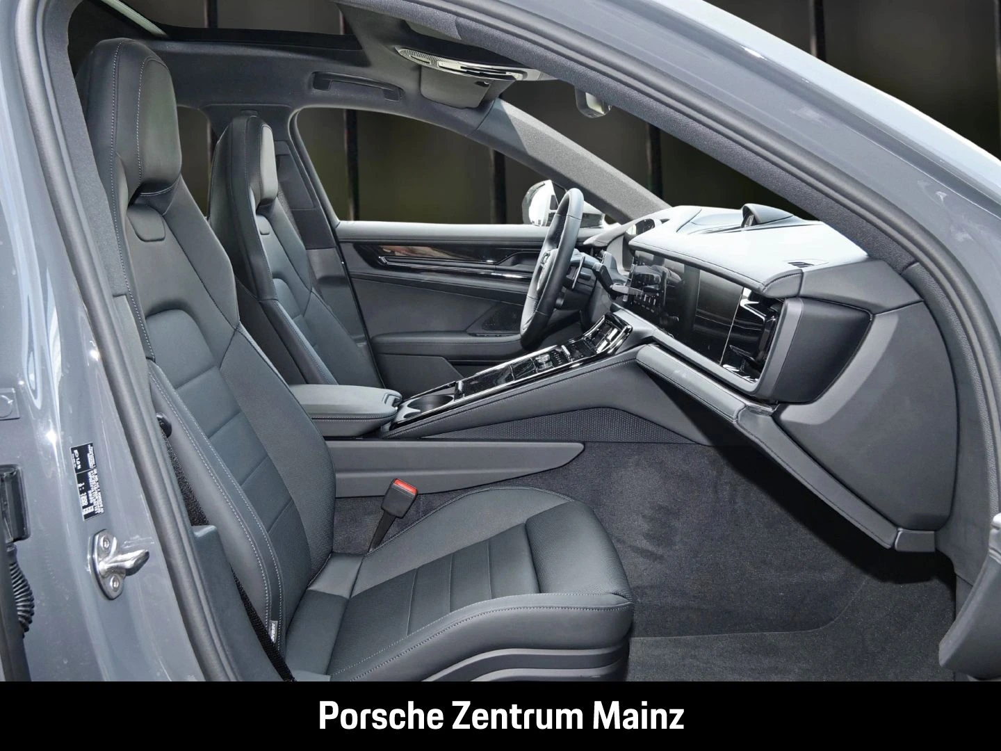 Porsche-Panamera-image-19
