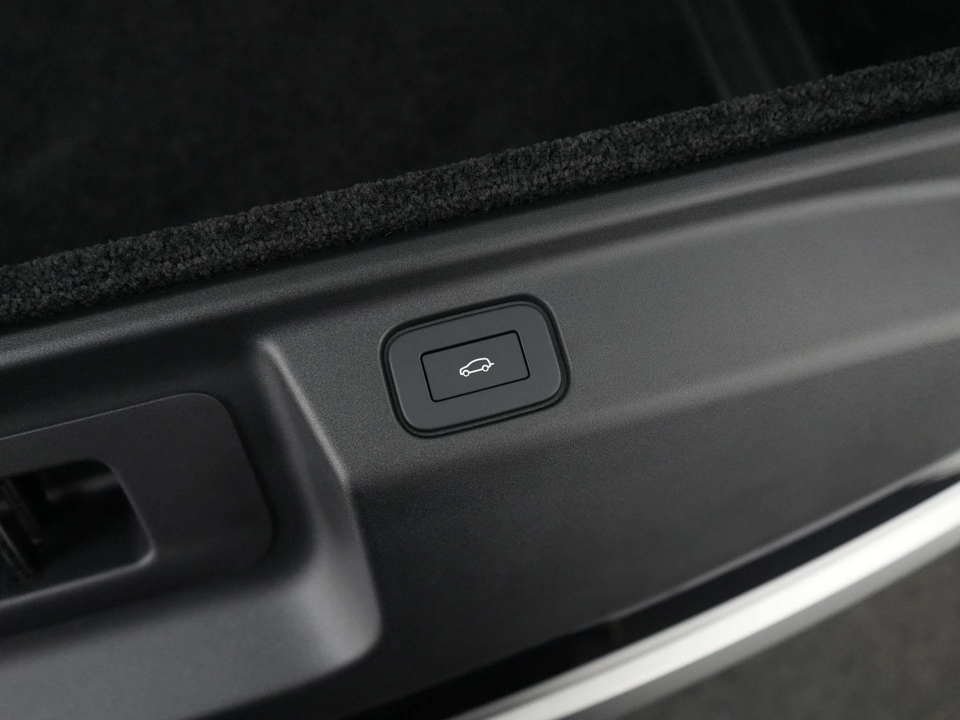 Land Rover-Range Rover-image-66