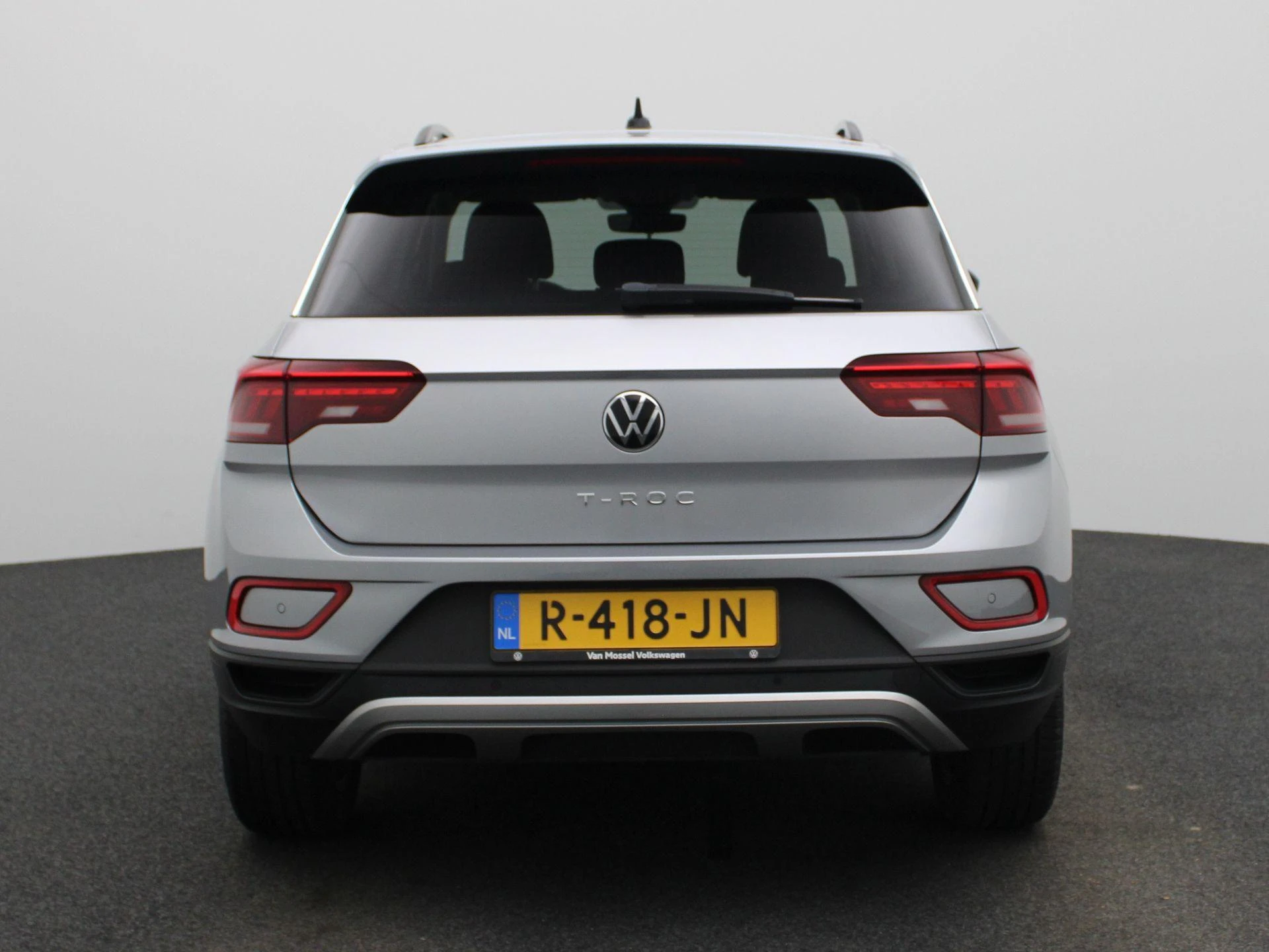 Volkswagen-T-Roc-image-4