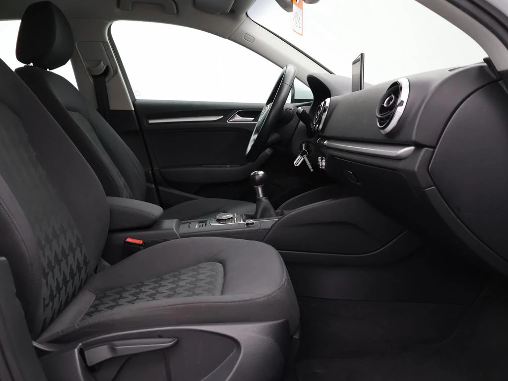 Audi A3 Sportback Audi A3 Sportback Attraction 1.2TFSI 110PK *CRUISE CONTROL*PDC*NAVI*ZETELVERWARMING*...*