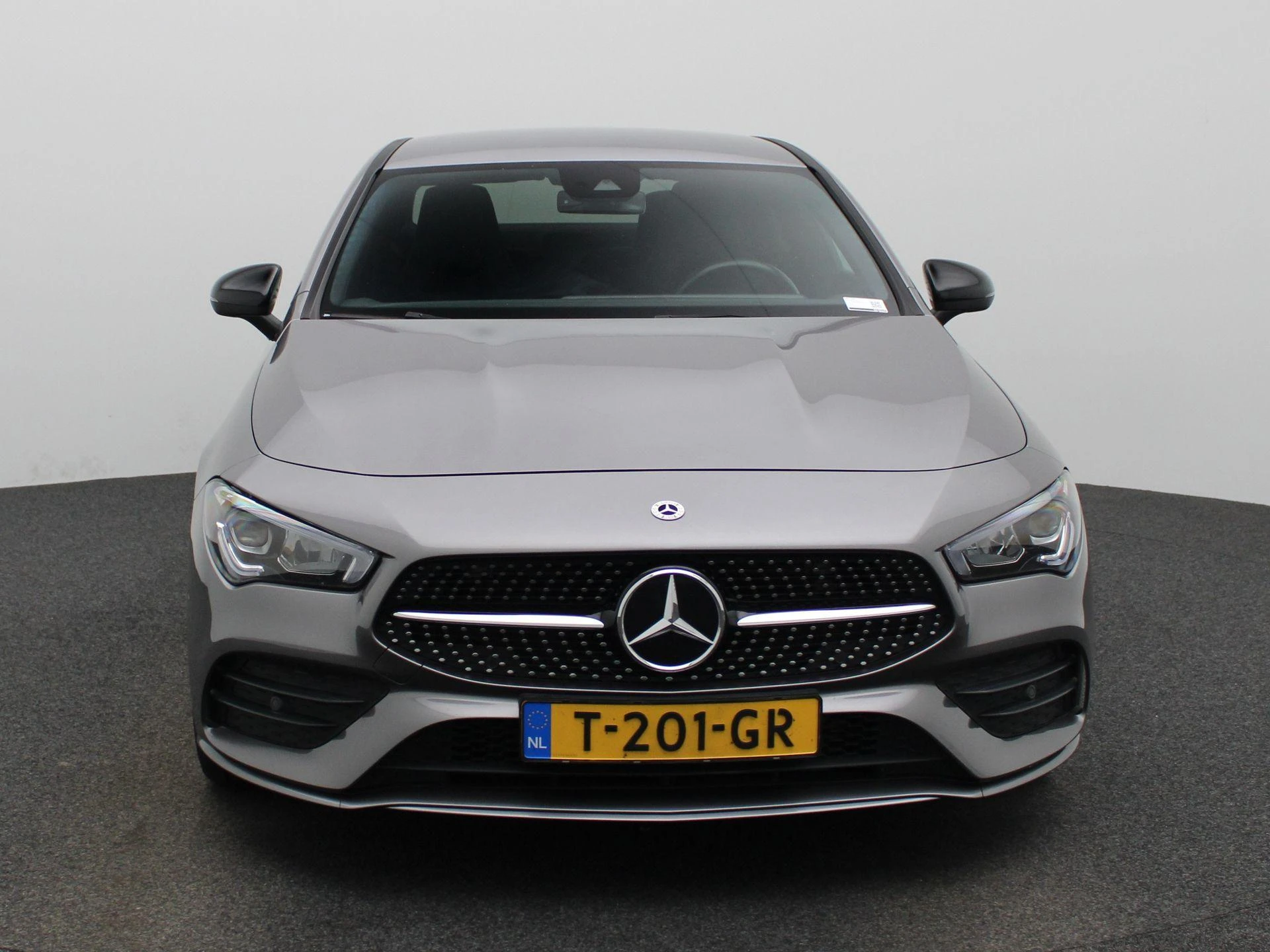 Mercedes-Benz-CLA-image-2