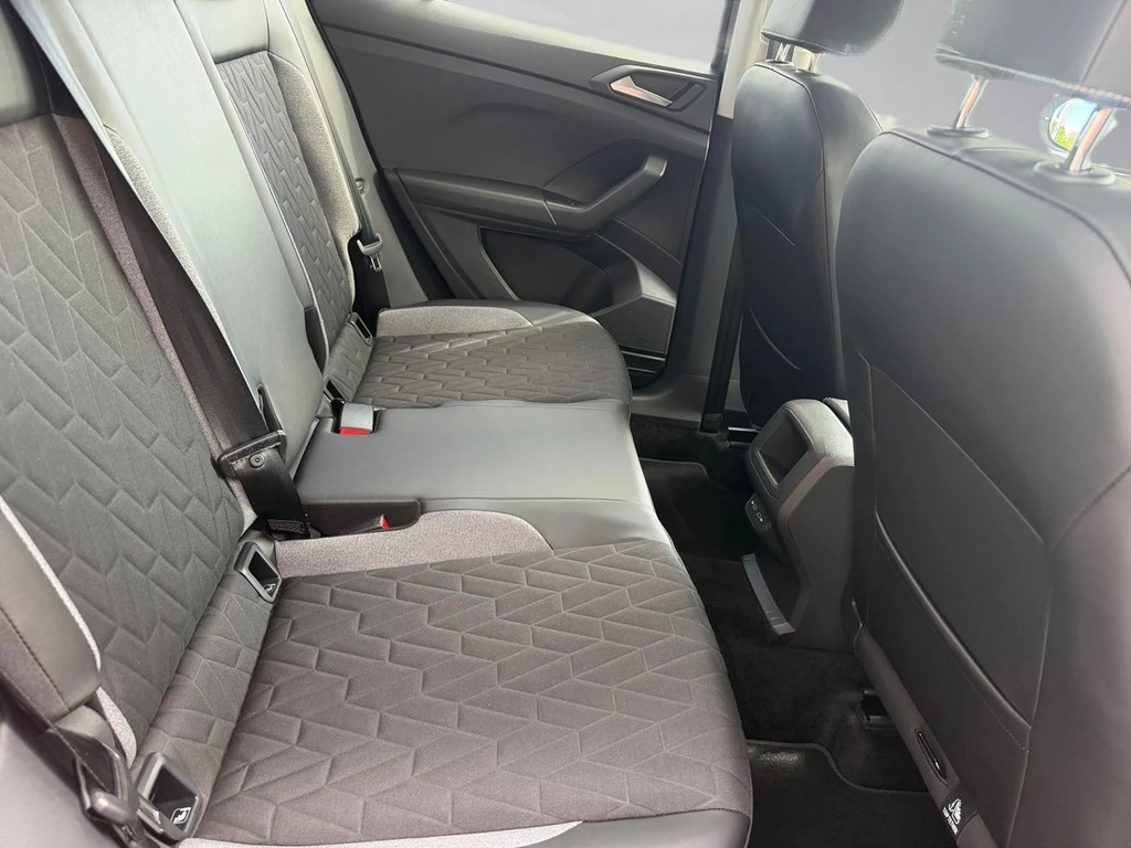 Volkswagen-T-Cross-image-10