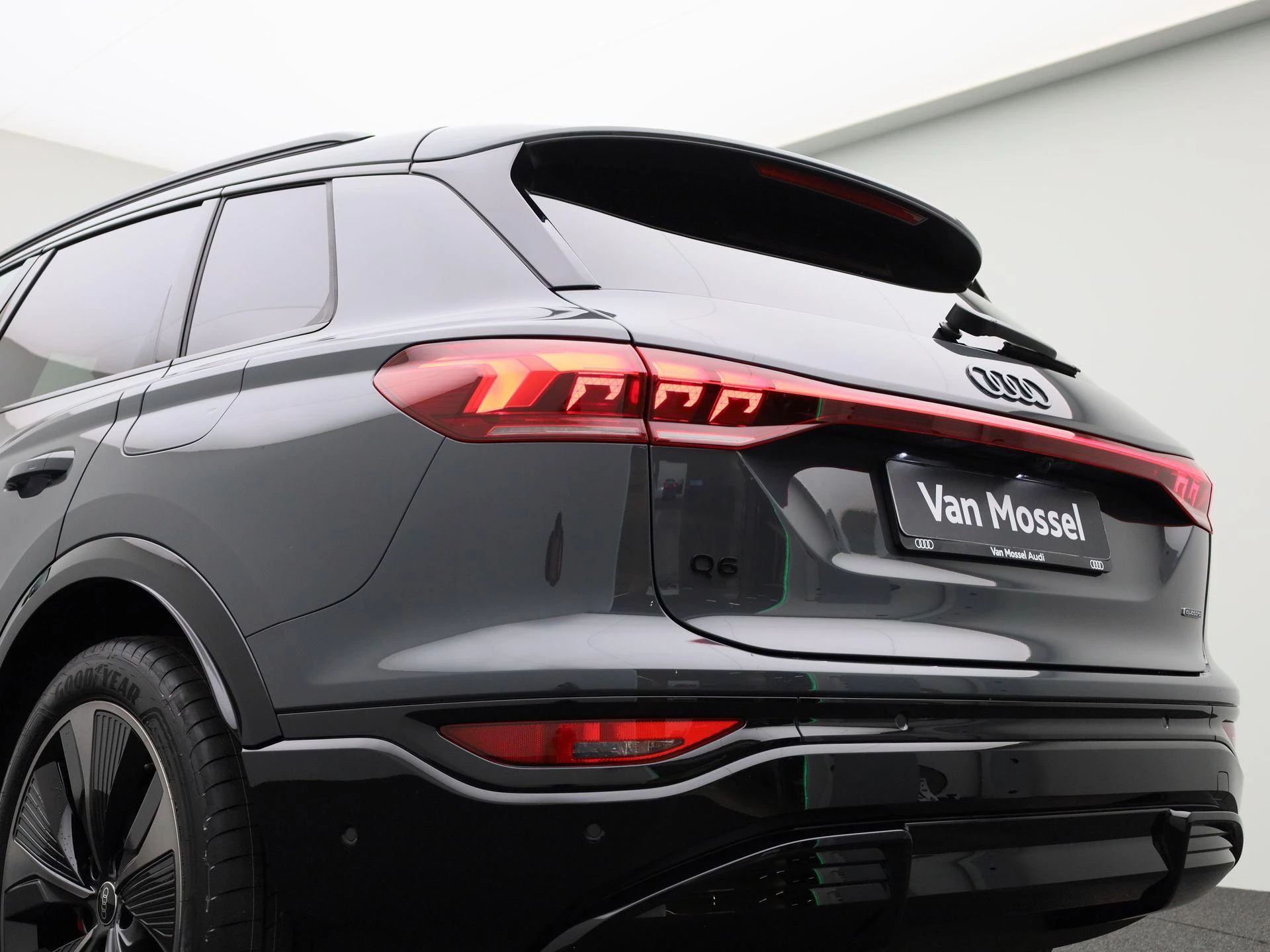 Audi-Q6 e-tron-image-58