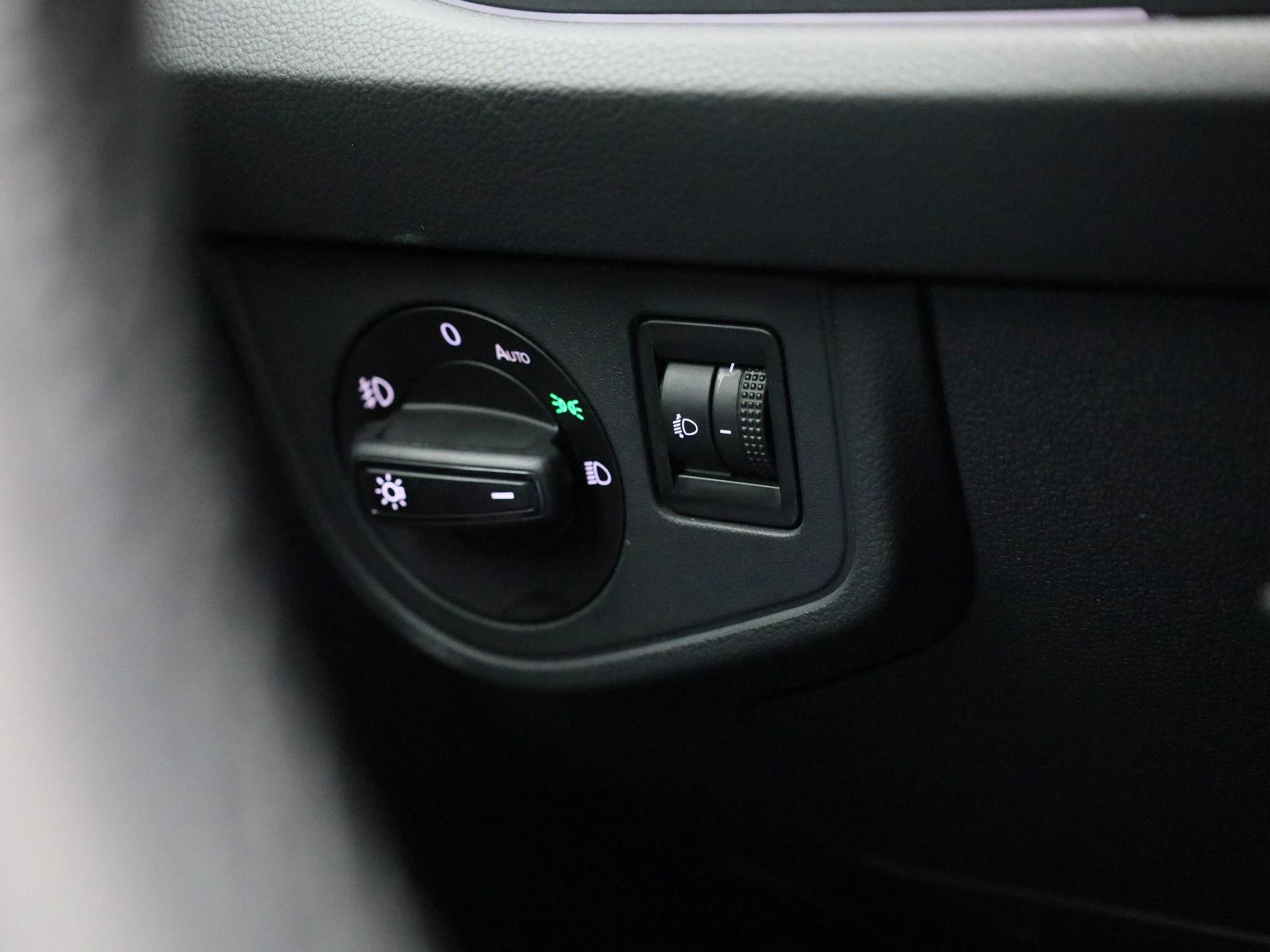 Volkswagen-Polo-image-20