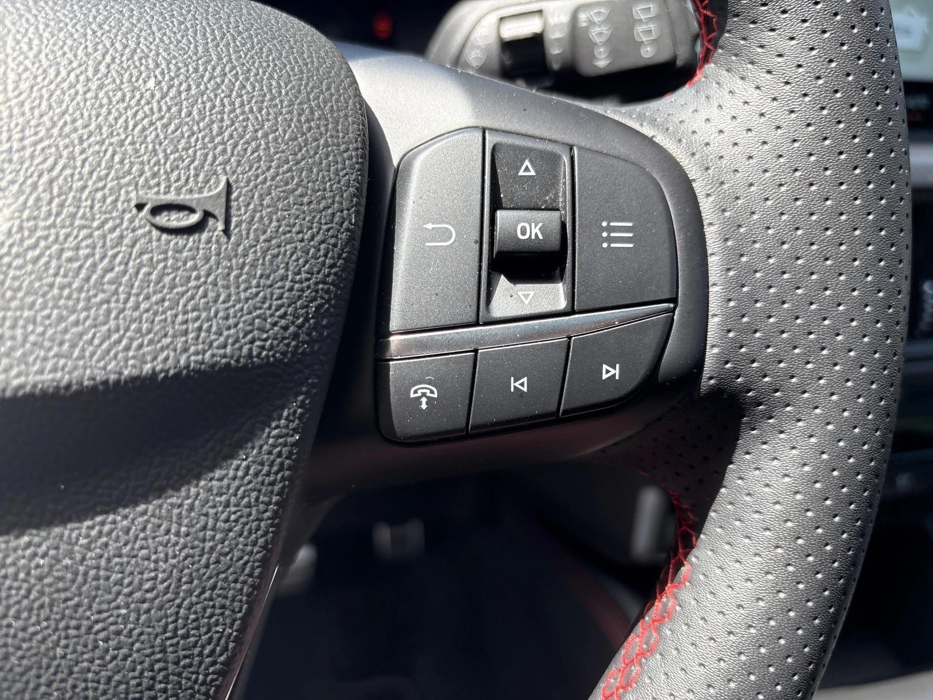 Ford Kuga NEW MODEL - ST LINE X - PANO - AGR - FULL OPTION
