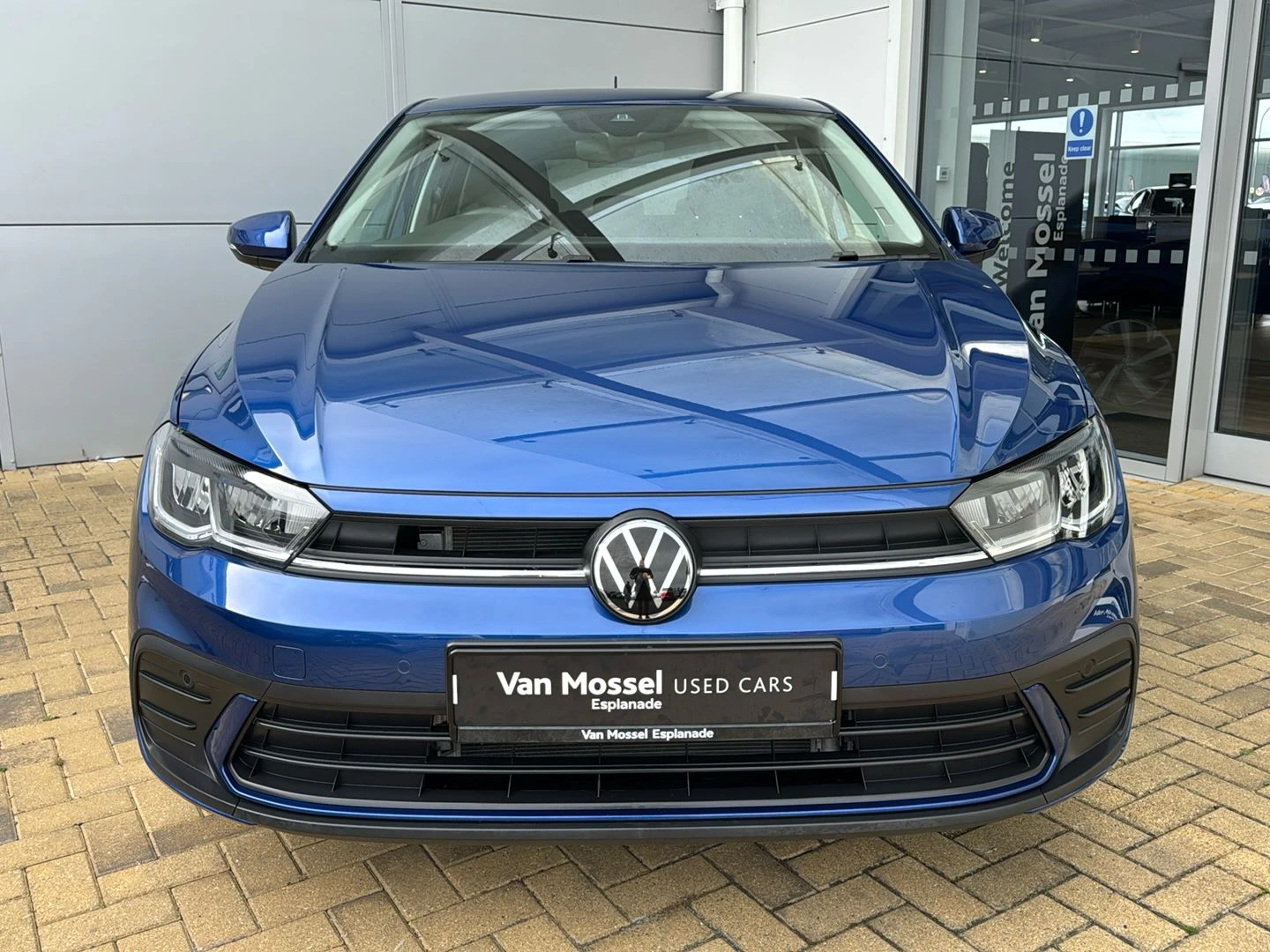 Volkswagen-Polo-image-4