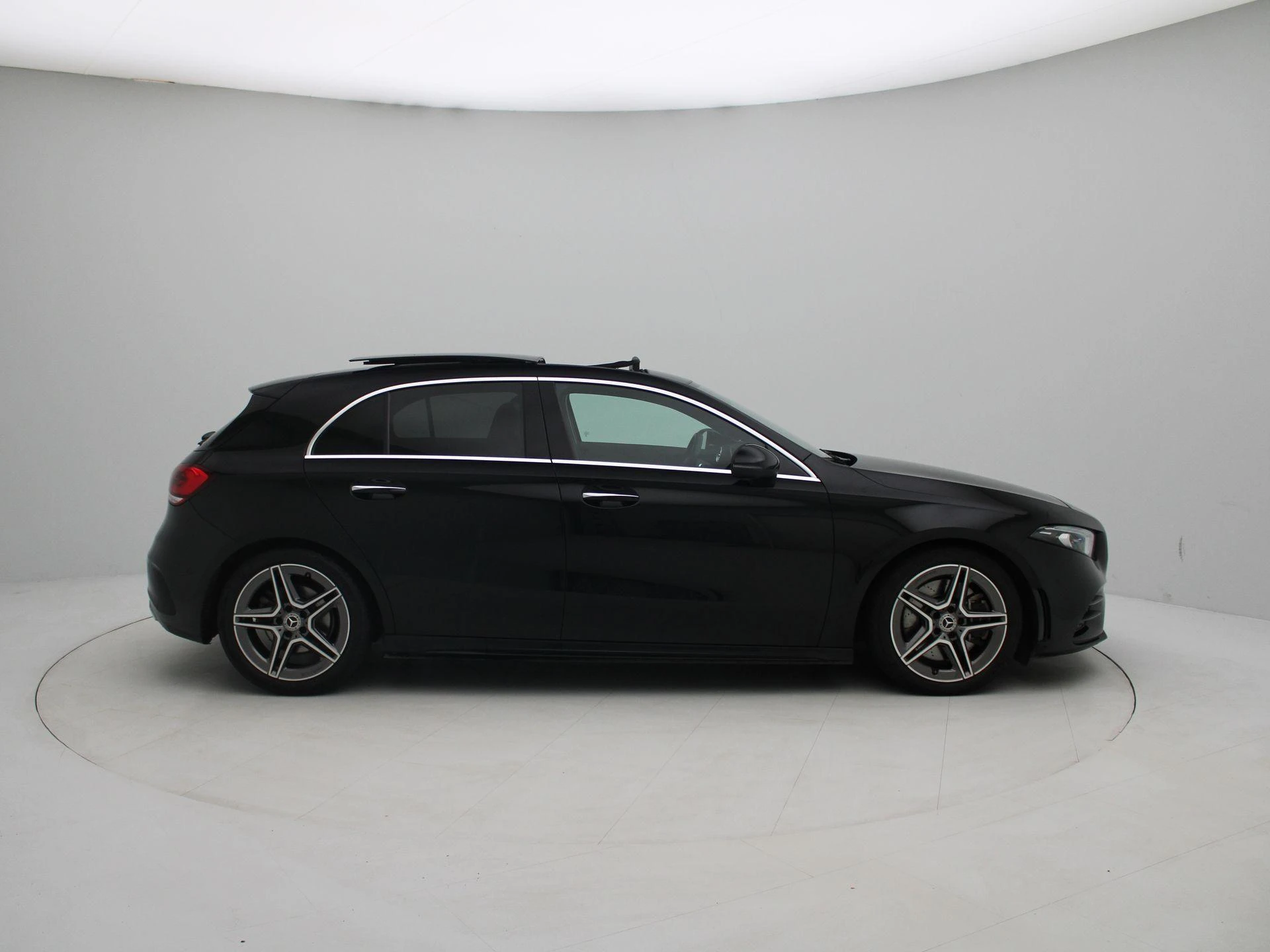 Mercedes-Benz-A-Klasse-image-5