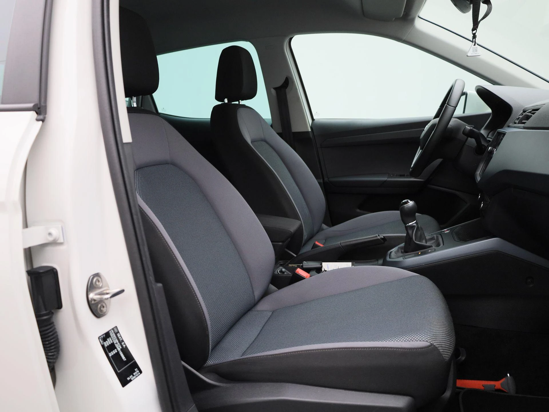 SEAT-Arona-image-31