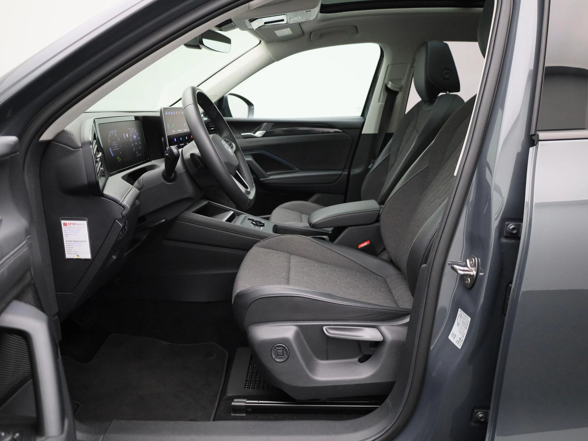 Volkswagen-Tiguan-image-8