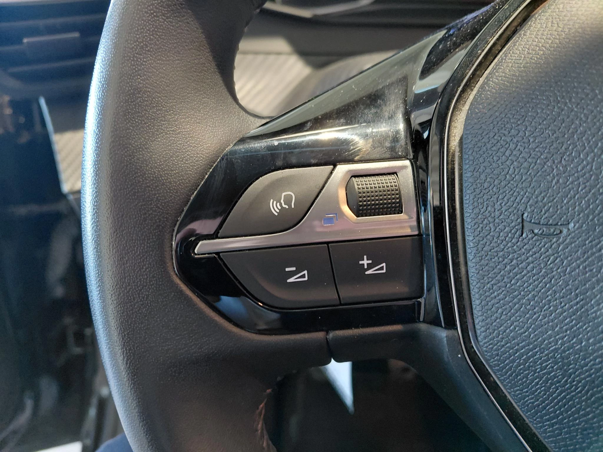 Peugeot-208-image-8