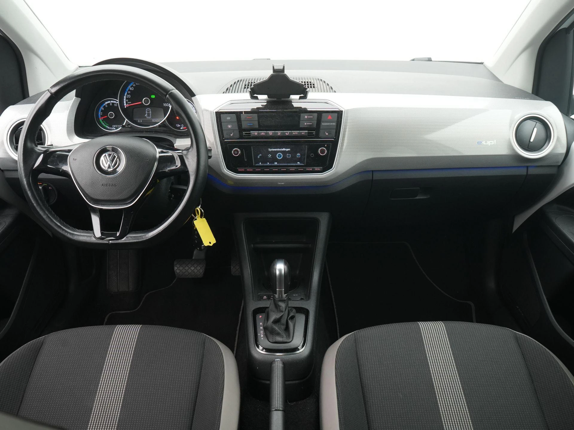 Volkswagen-e-up!-image-6