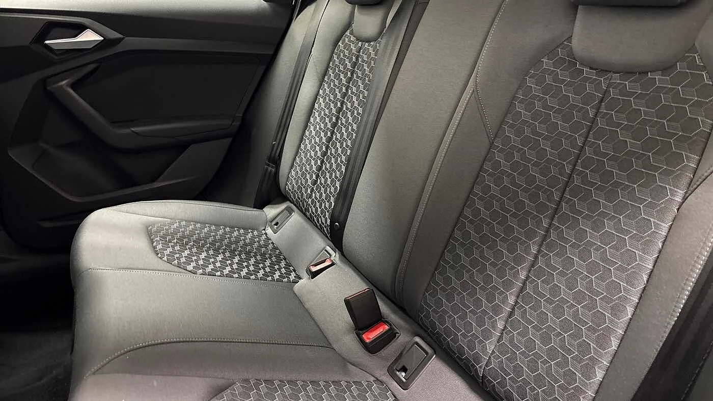 Audi-A1 Sportback-image-6