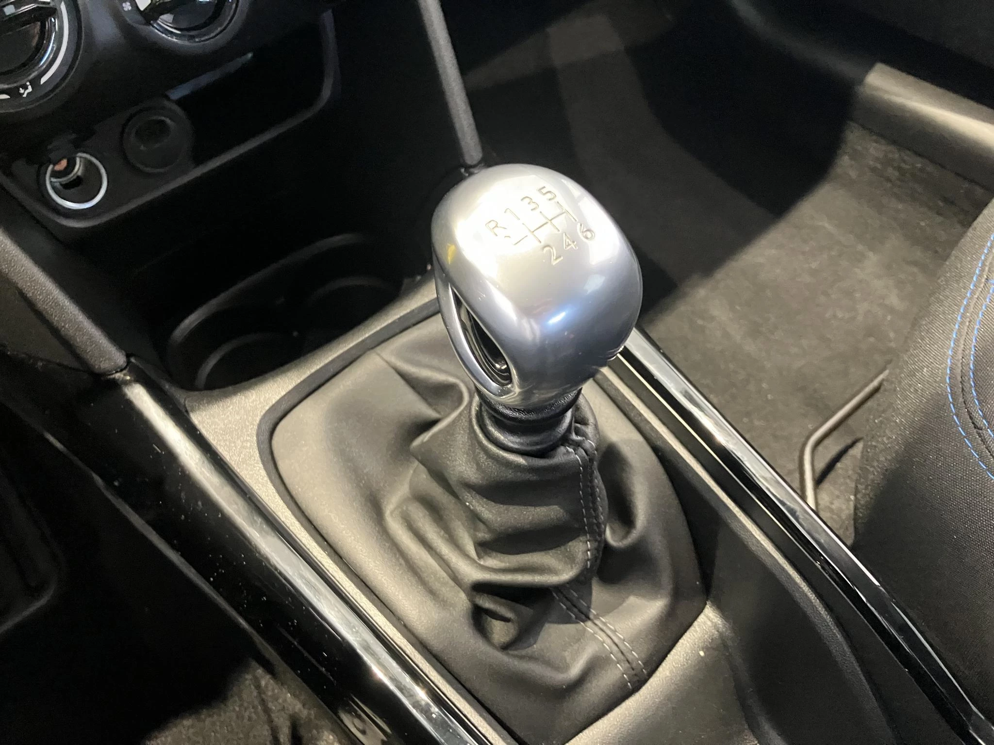 Peugeot-2008-image-23