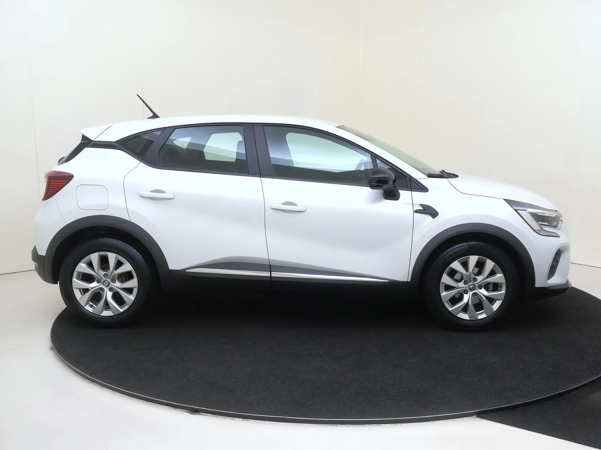 Renault-Captur-image-8